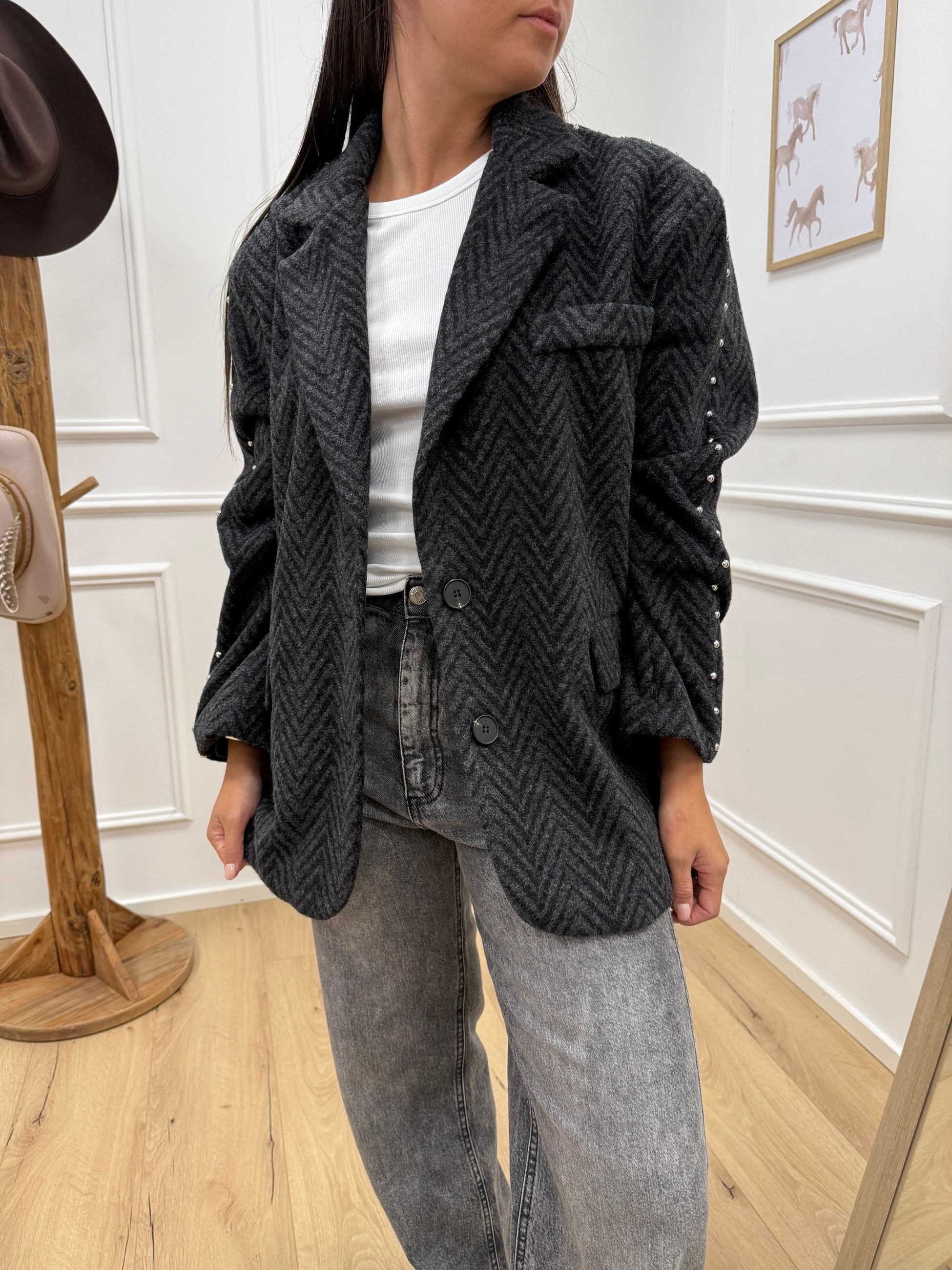 Giacca cappotto nera, grigia con borchie - HaveOne