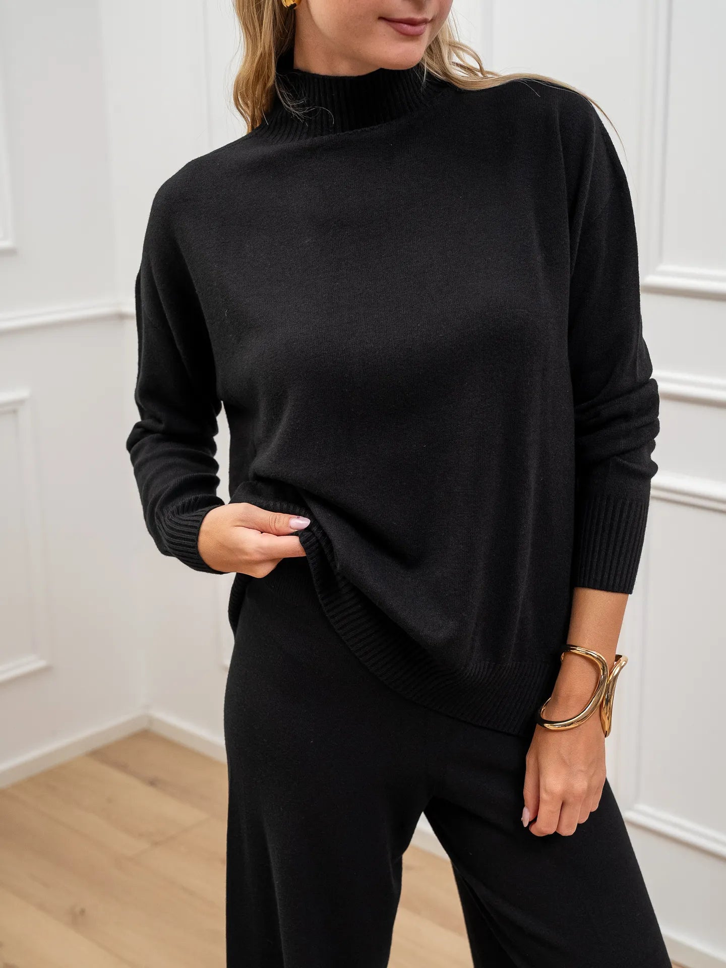 Dolcevita stondato nero in viscosa - Kontatto