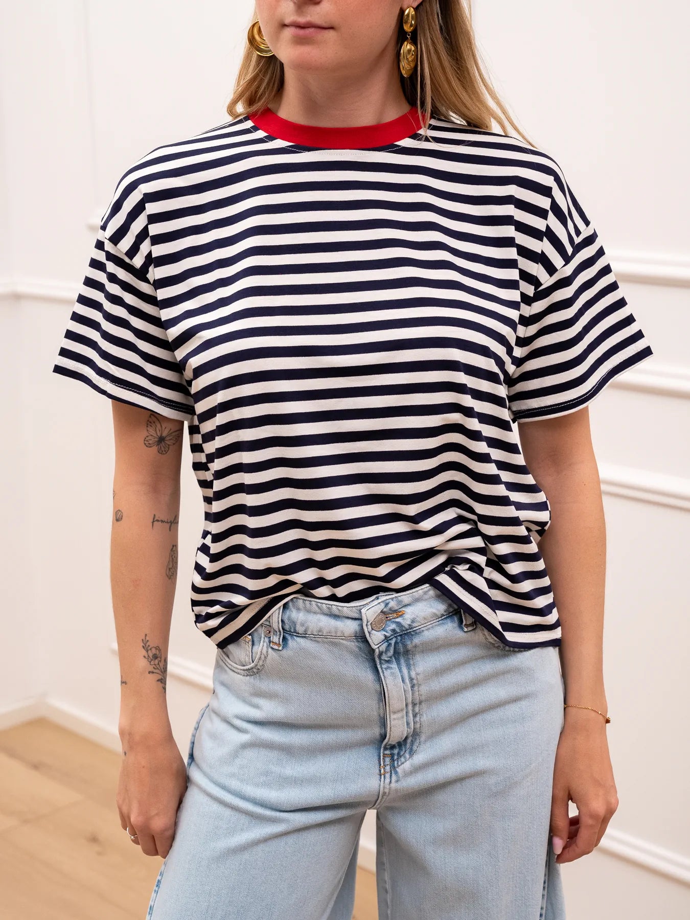 T shirt rigata blu e panna con colletto rosso - HaveOne