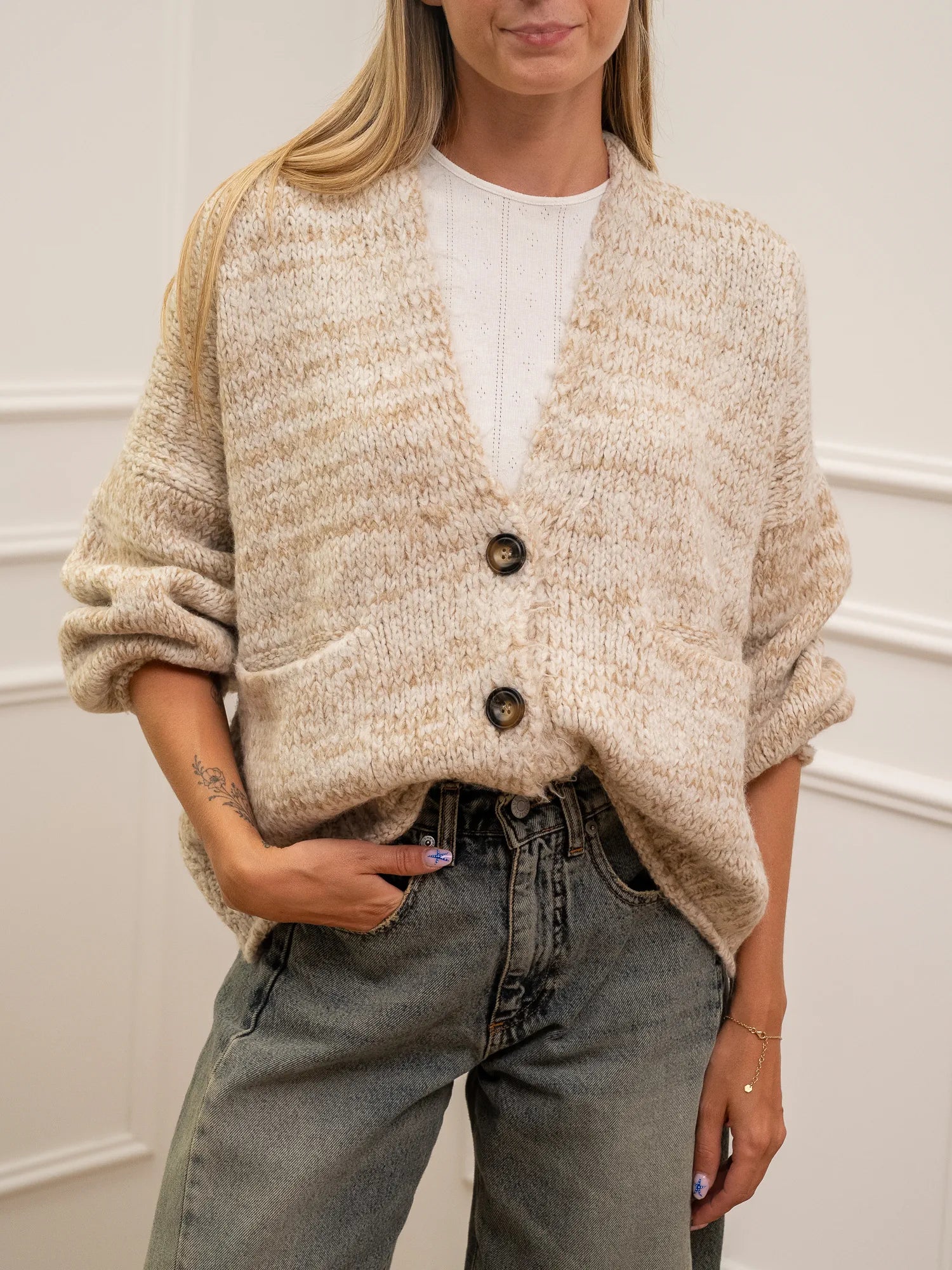 Cardigan tre bottoni ecrù e camel con tasche - HaveOne