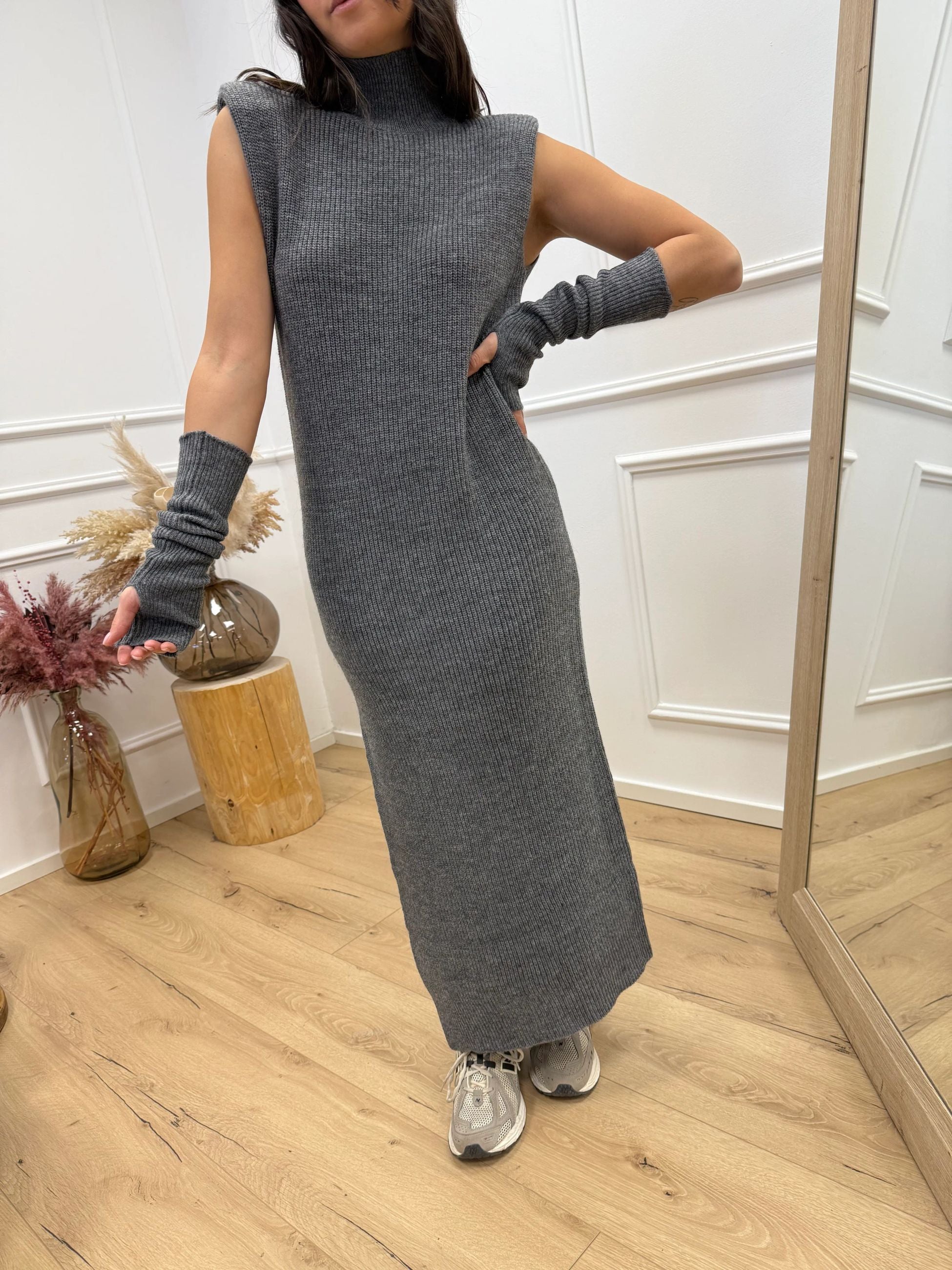 Vestito grigio a coste con manicotti - Kontatto