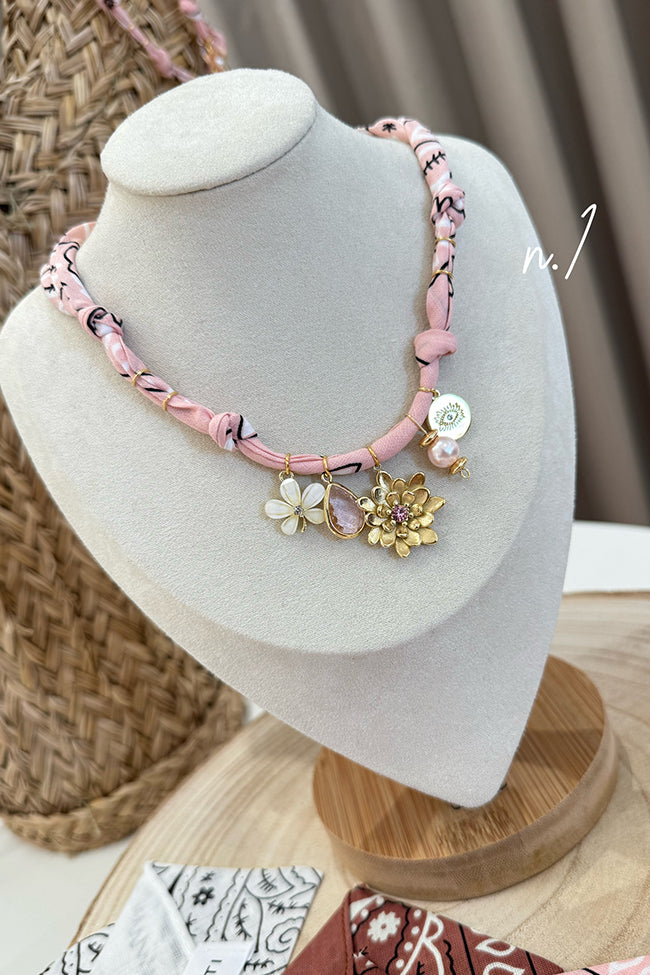 Collana bandana rosa Poetic Blush - Badhnati