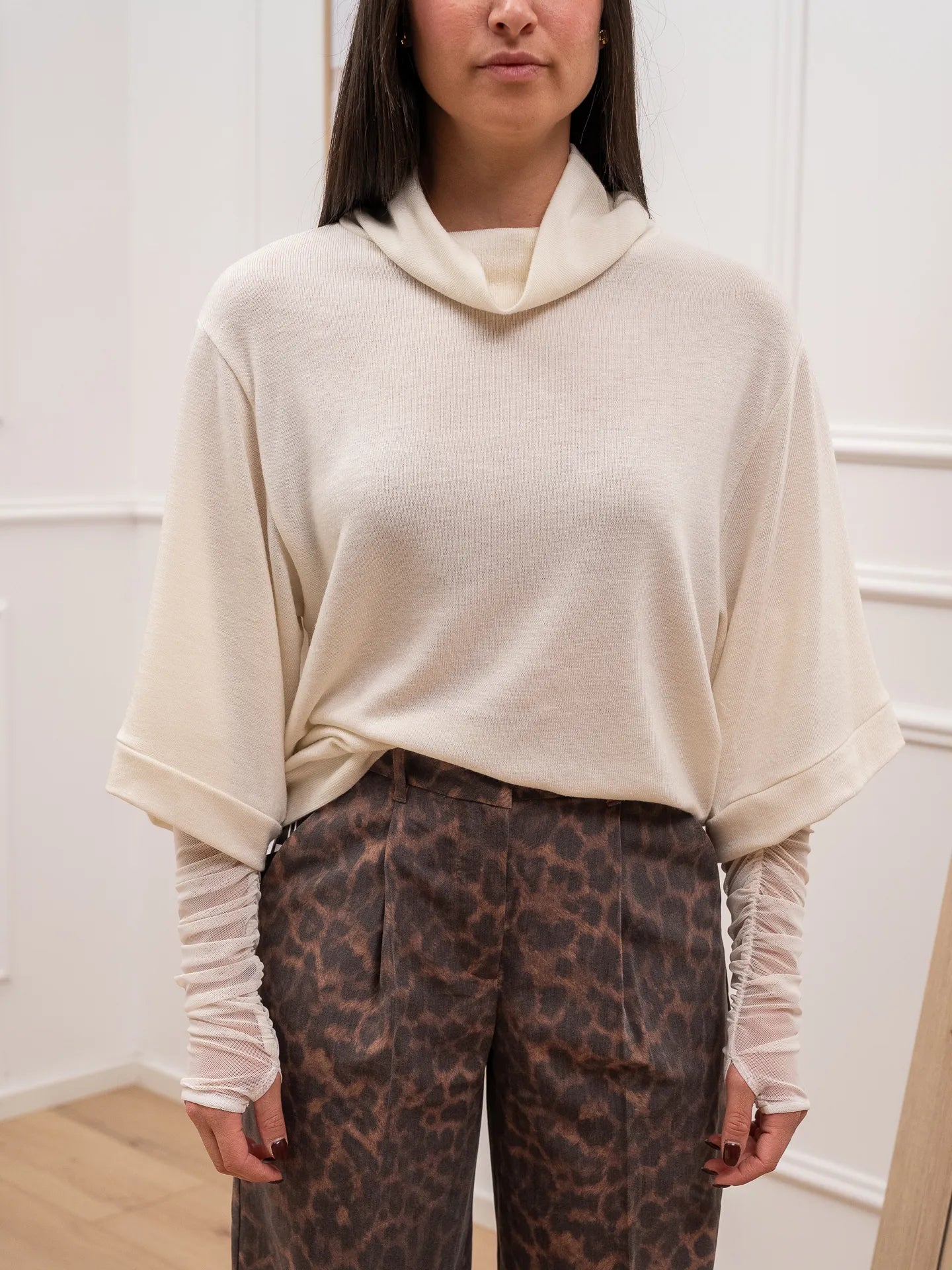 Maglia panna soft touch con manicotti in tulle - HaveOne