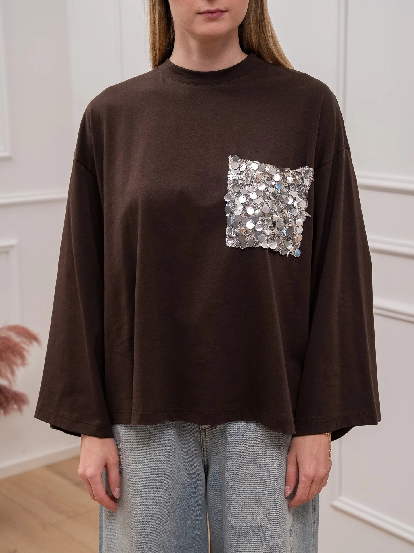 T shirt manica lunga moro con tasca paillettes - Tensione In