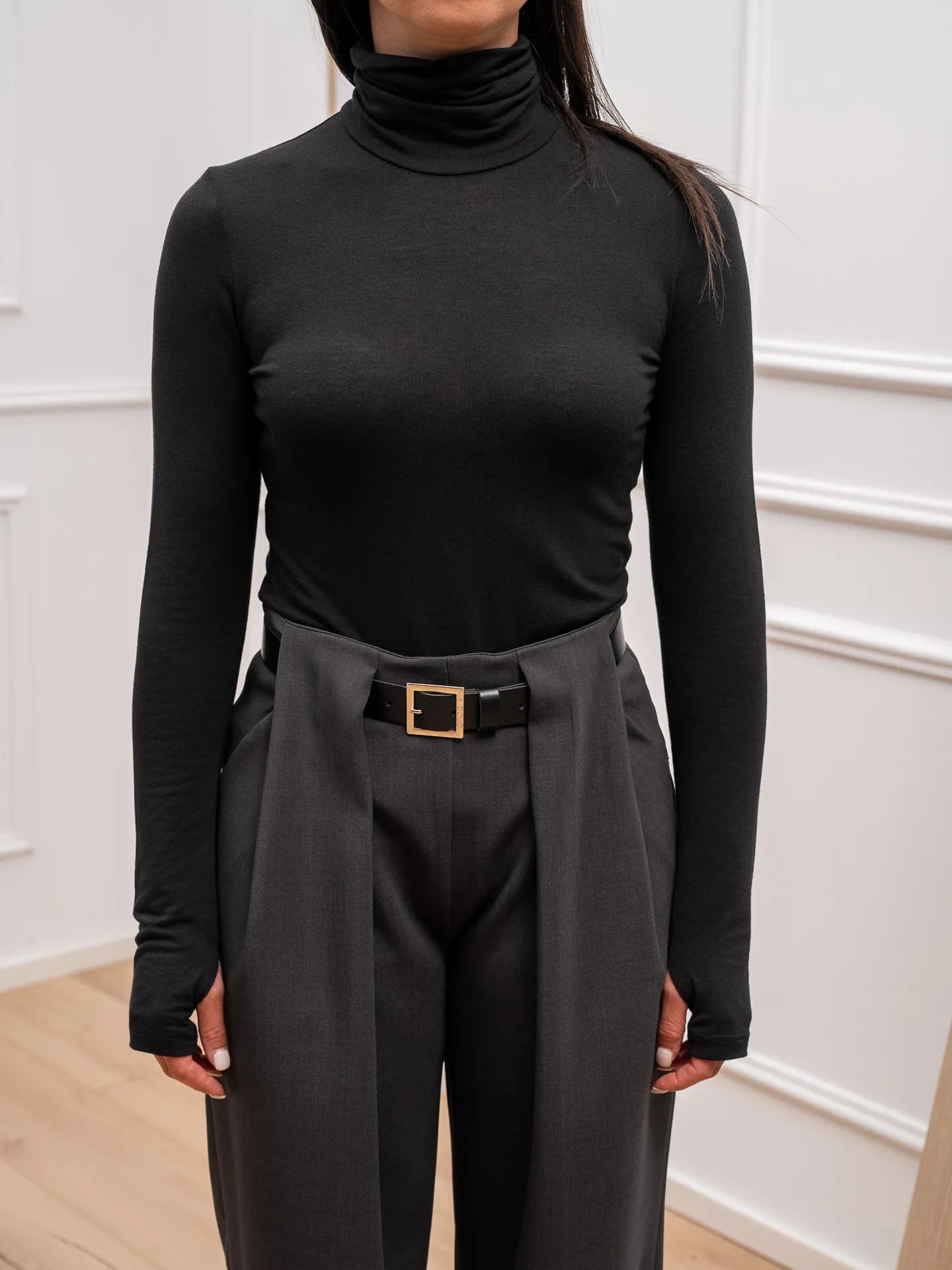 Dolcevita basic nero con manicotti - Vicolo