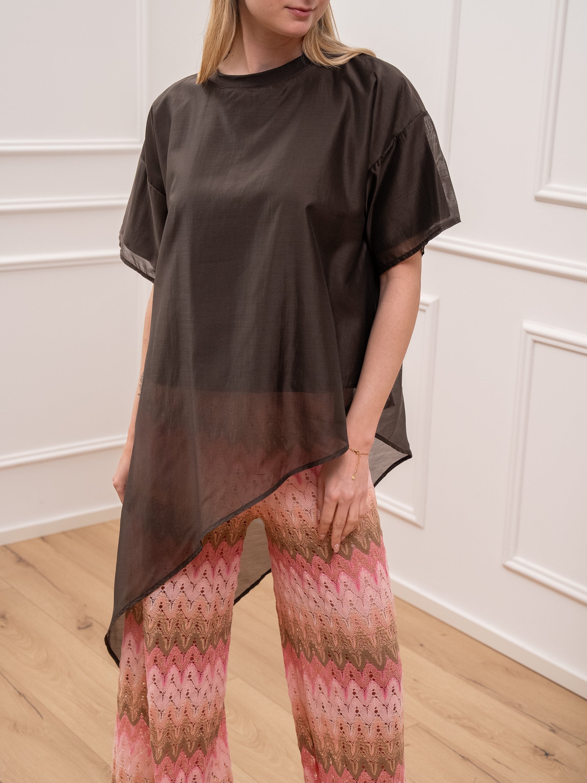T shirt taglio obliquo moro in organza - Vicolo