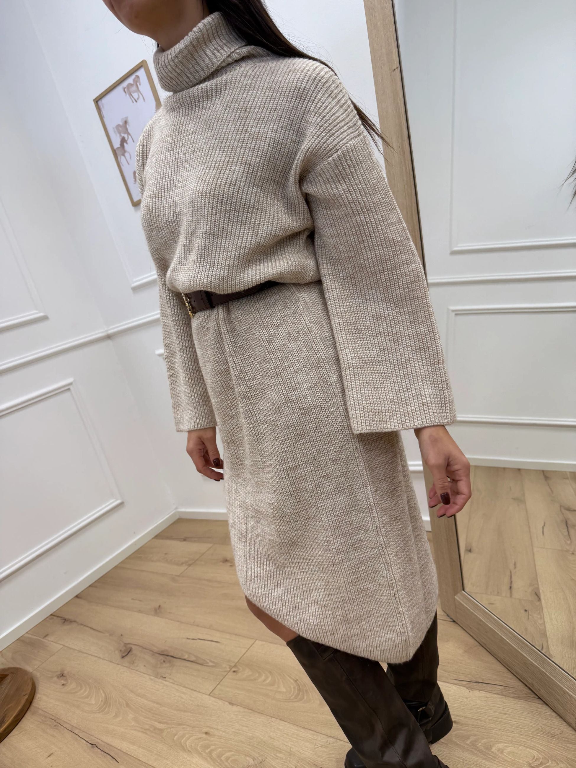 Vestito écru taglio obliquo - Kontatto