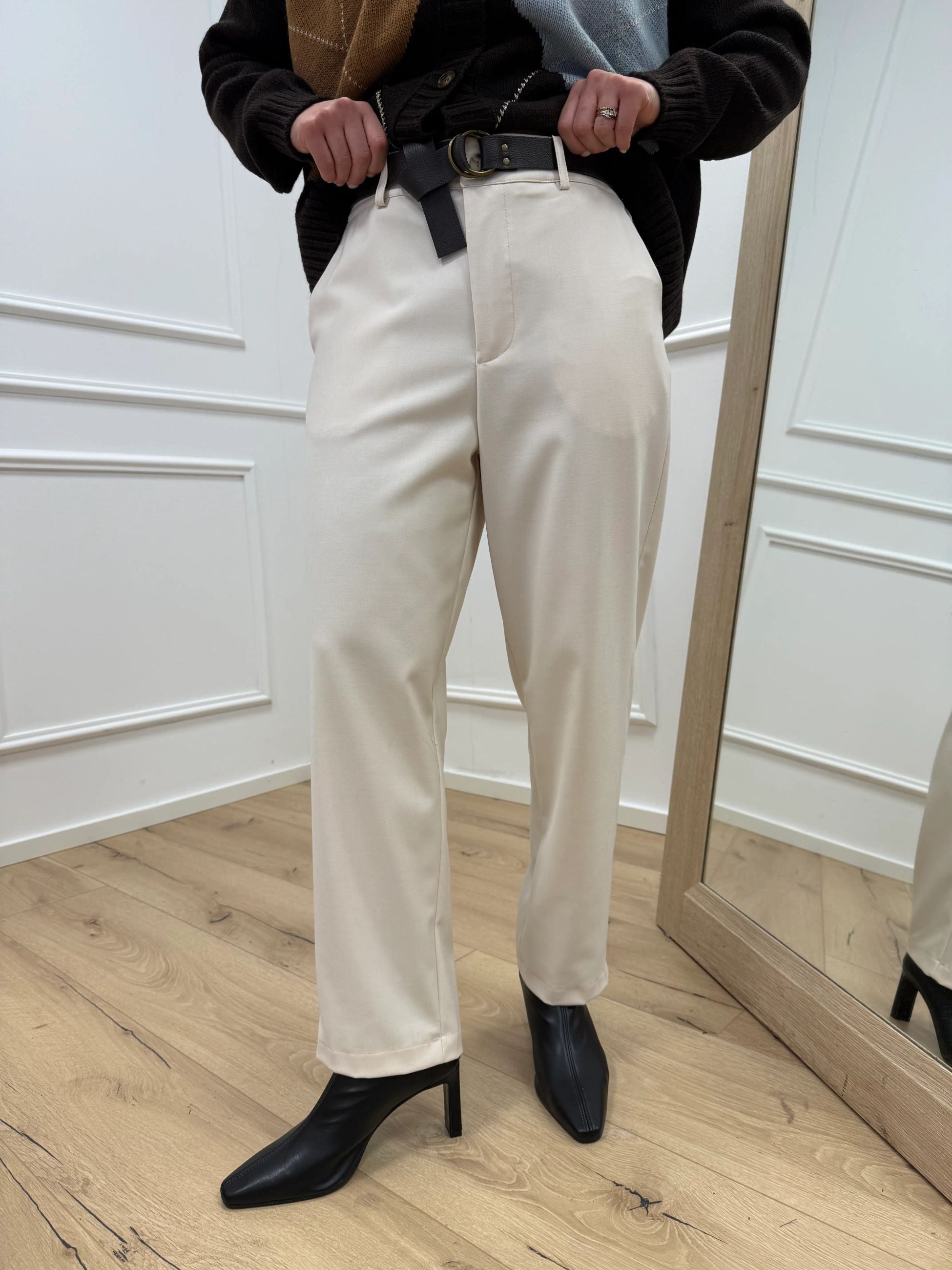 Pantaloni basic burro a sigaretta con cintura - HaveOne