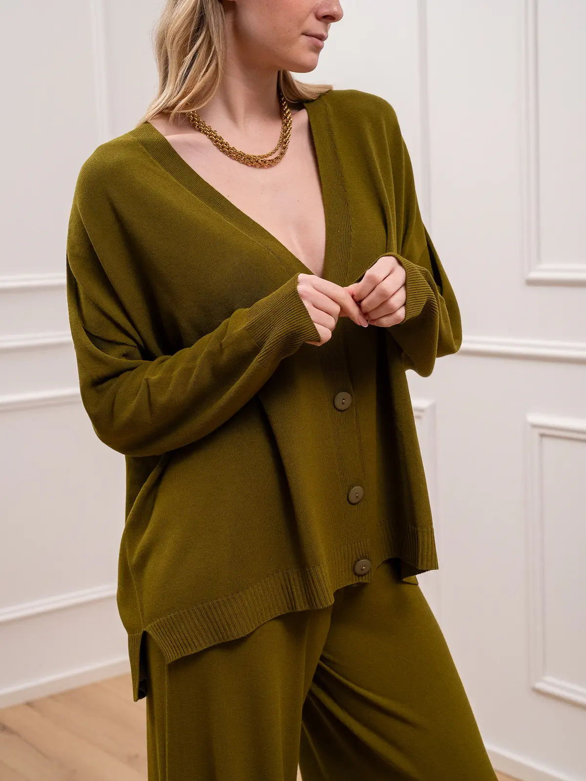 Cardigan morbido olio con bottoni - Kontatto