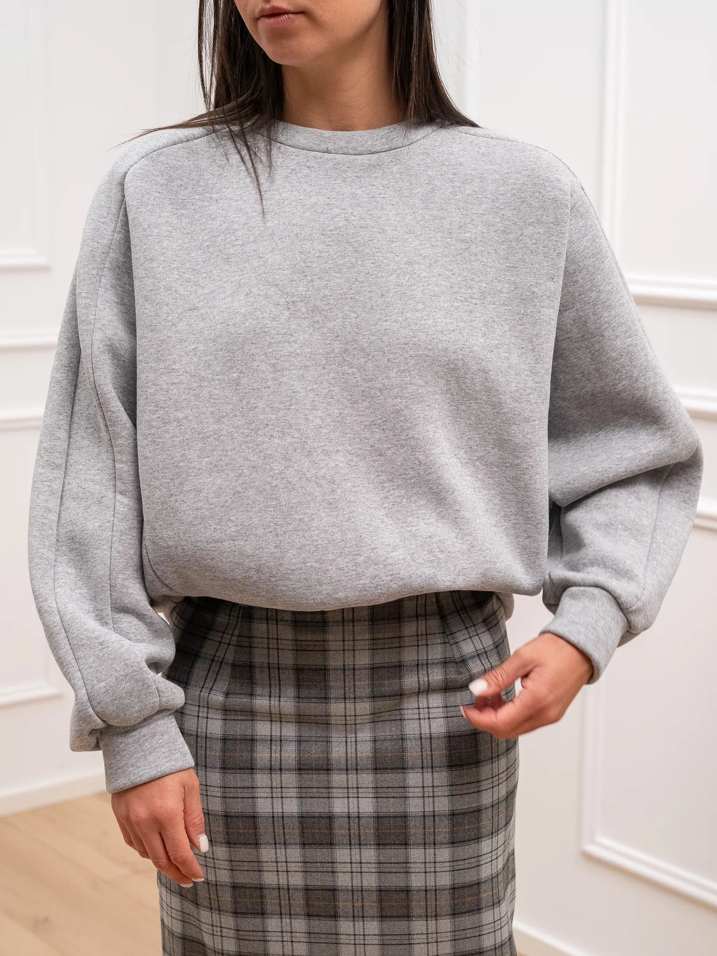 Felpa girocollo grigia manica balloon - HaveOne