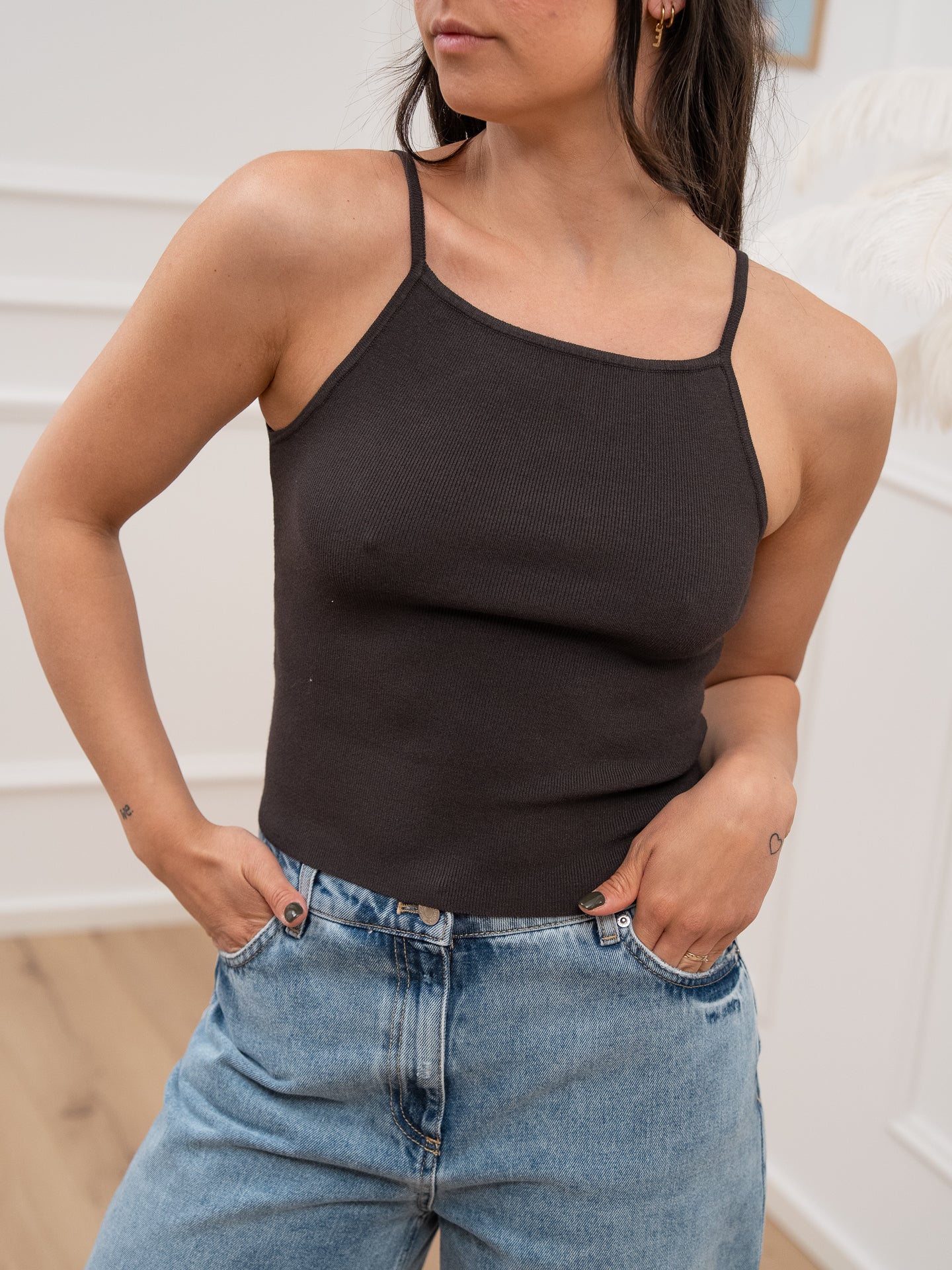 Top cioccolato con fiocchetti sul retro - Vicolo