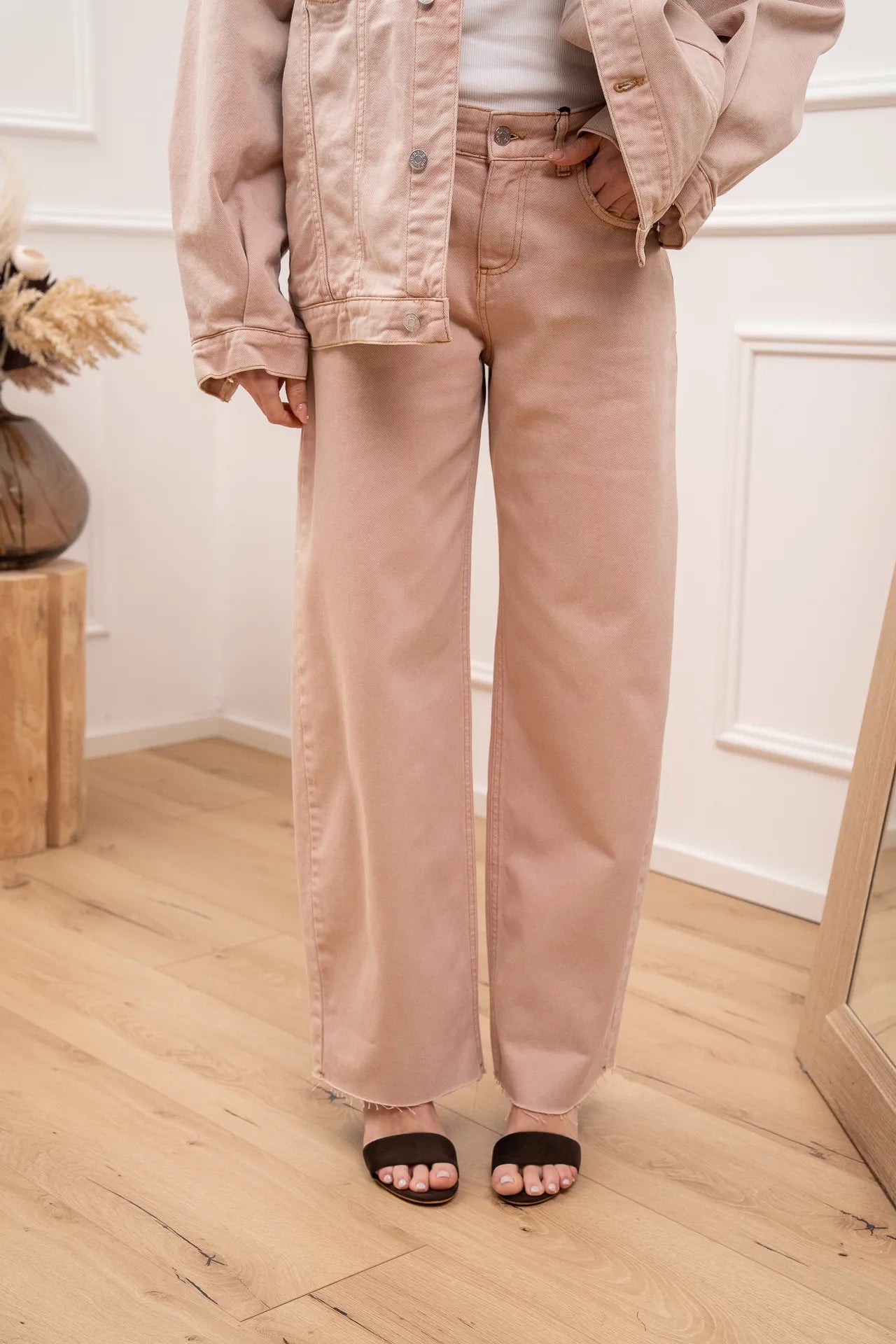 Jeans in bull denim rosa taglio vivo sul fondo - HaveOne