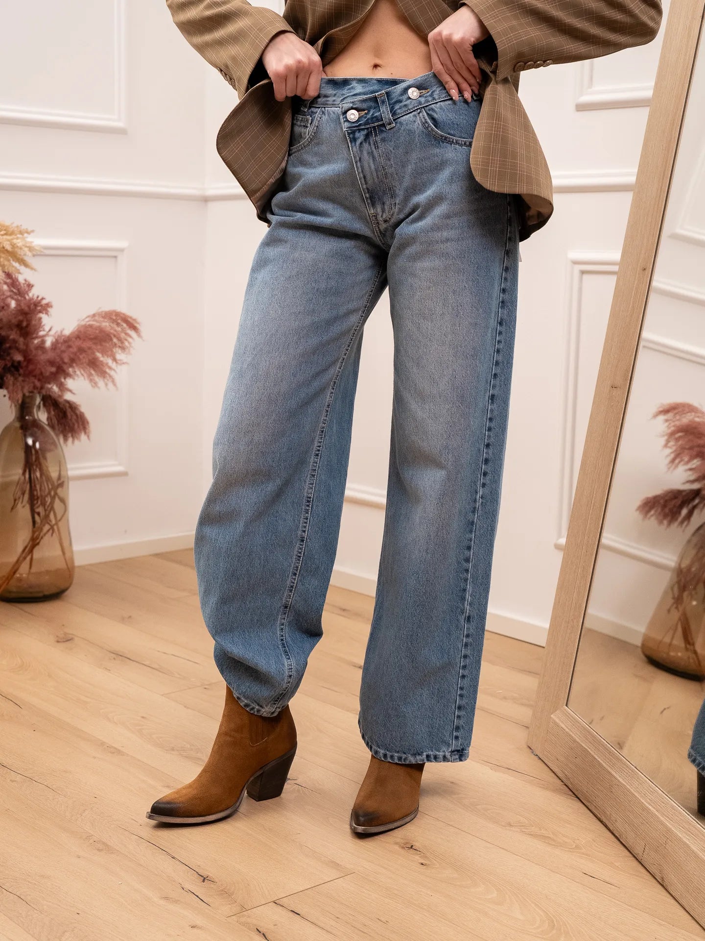 Jeans Crooked bottone laterale - HaveOne