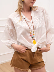 Camicia in lyocell latte con ricami e collana con pietre - HaveOne