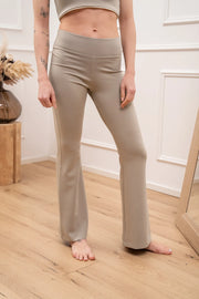 Pantaloni seamless salvia scampanati - HaveOne