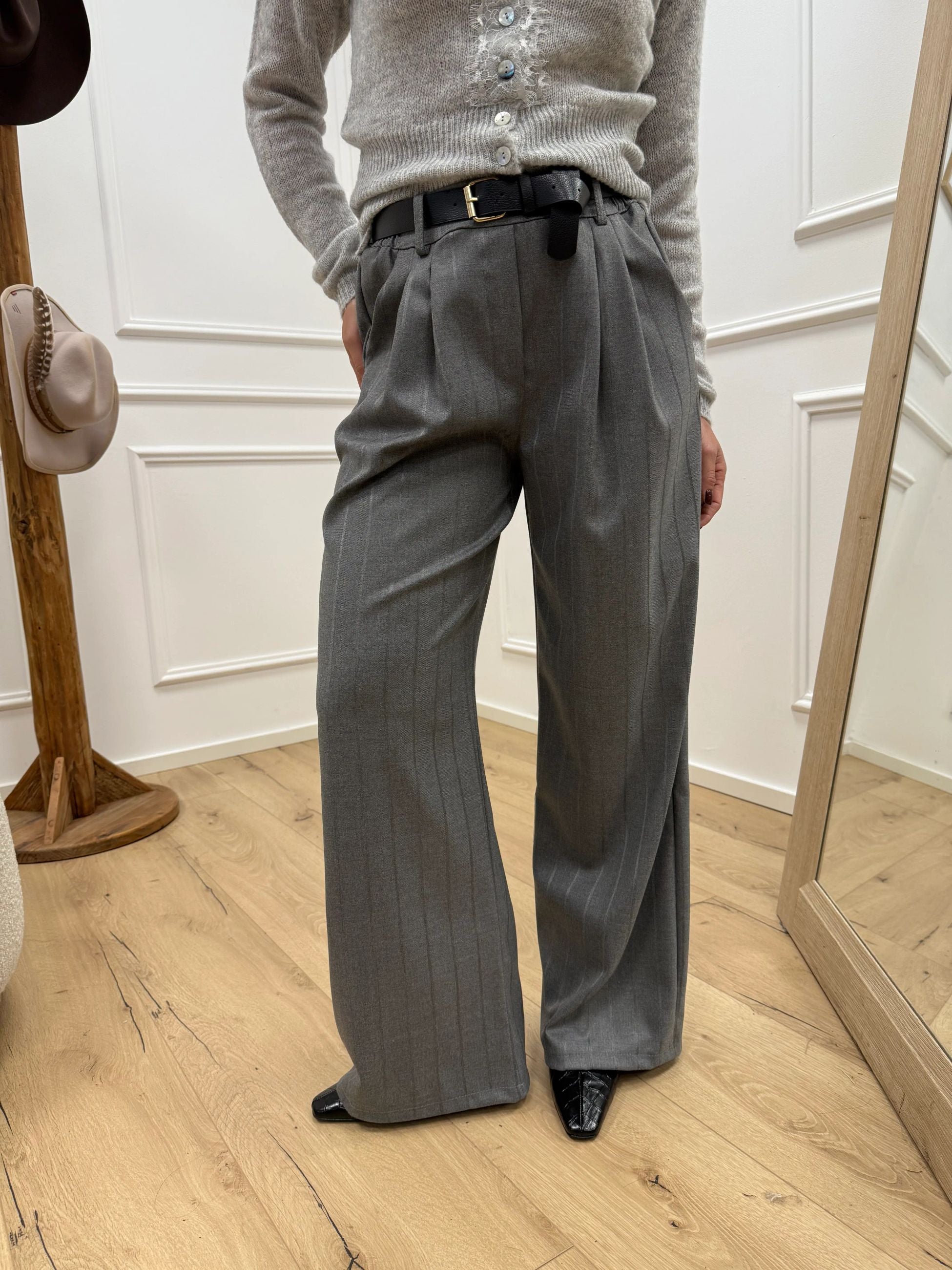 Pantaloni grigi gessati tono su tono con cintura - HaveOne