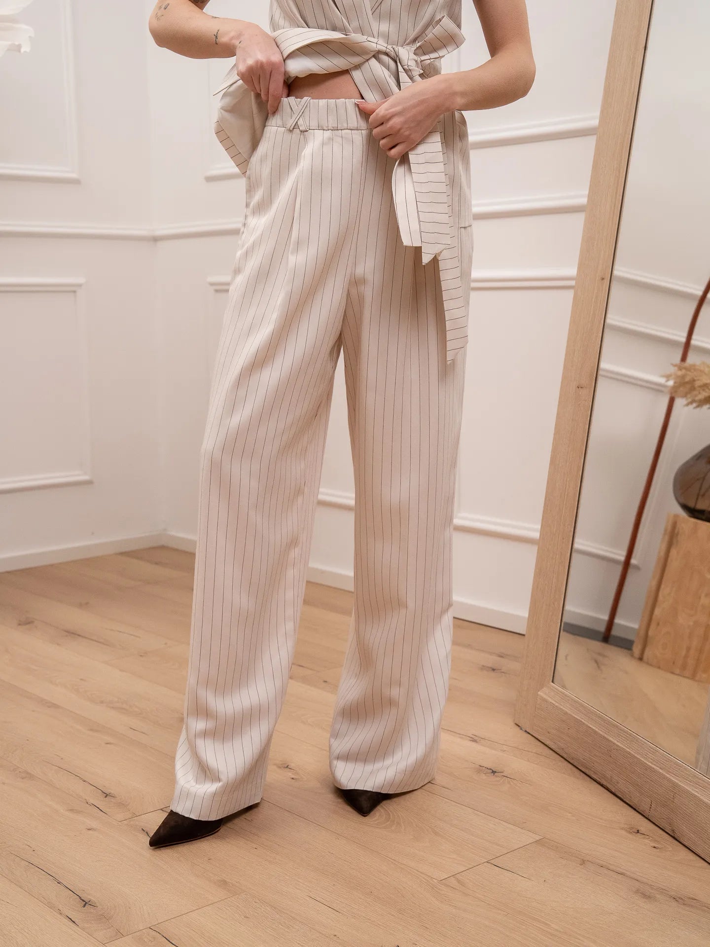 Pantaloni gessati moro con molla in vita - SoAllure