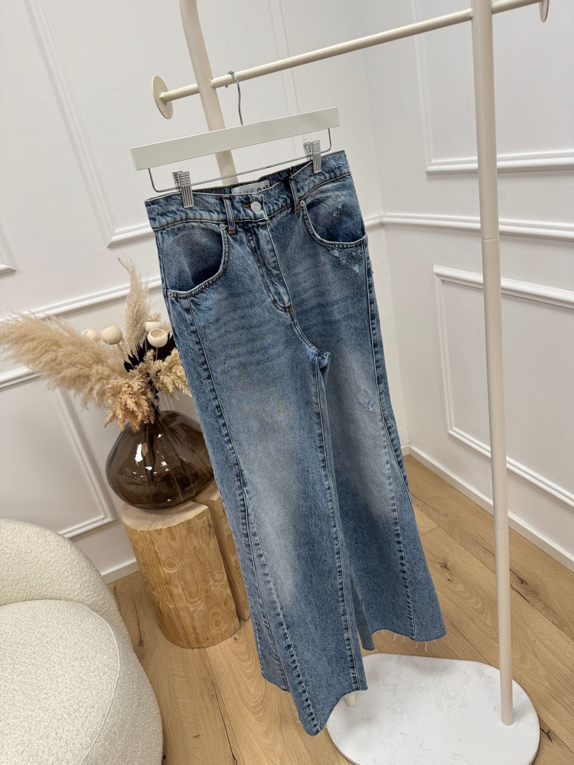 Jeans Julia a zampa con spicchio laterale - HaveOne