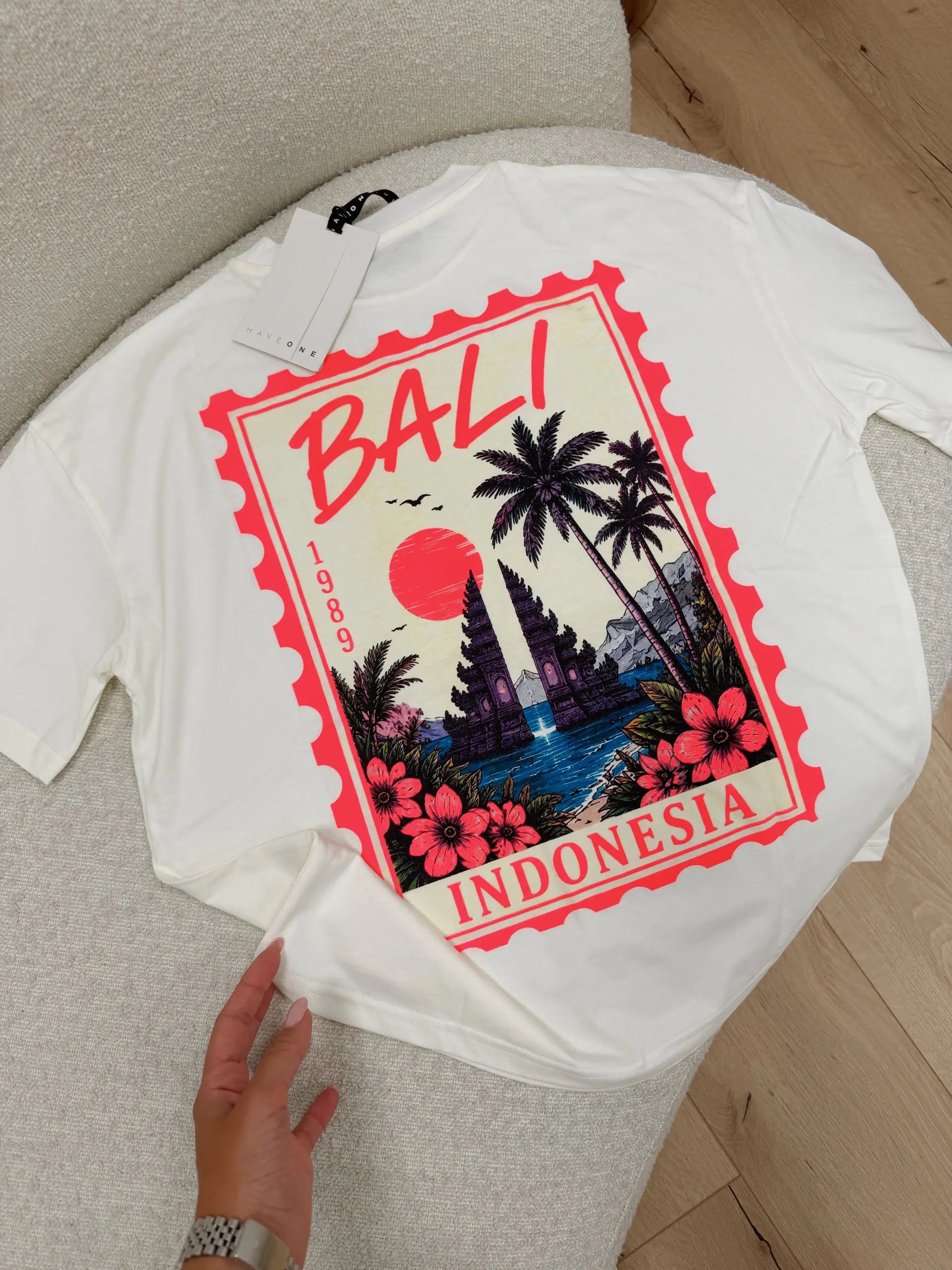 T shirt latte stampa Bali sul retro - HaveOne