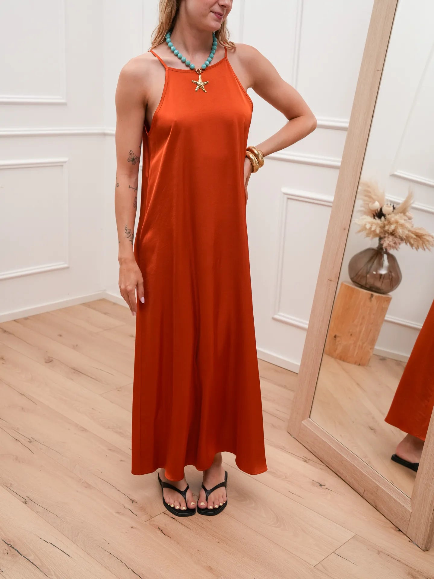 Vestito lungo in satin arancio scollo a v sul retro - HaveOne