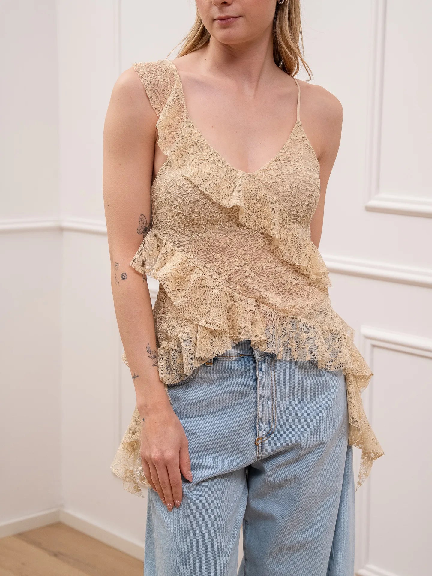 Top in pizzo beige con rouches - HaveOne
