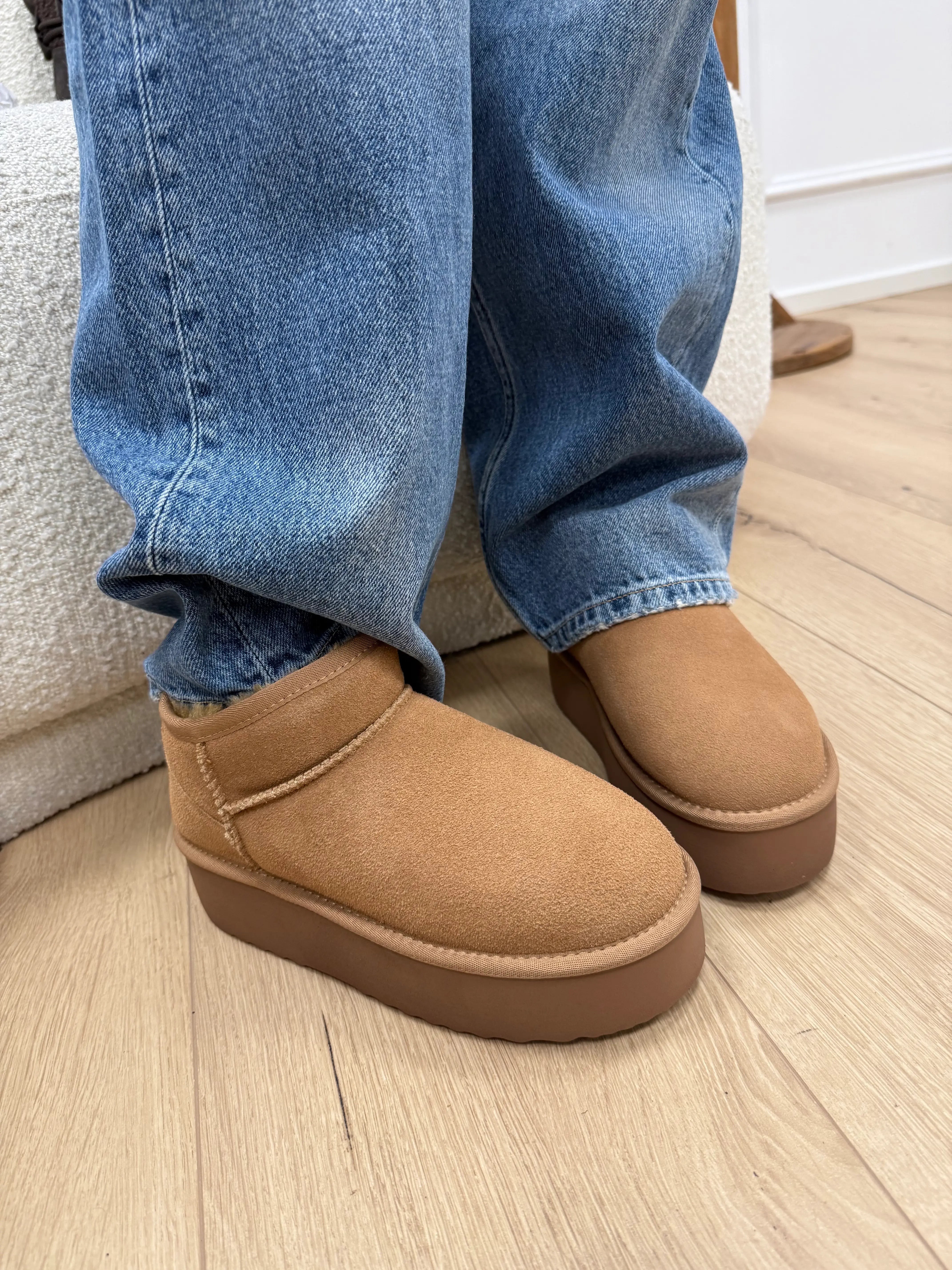 Stivaletto mini platform cammello - Ovyè