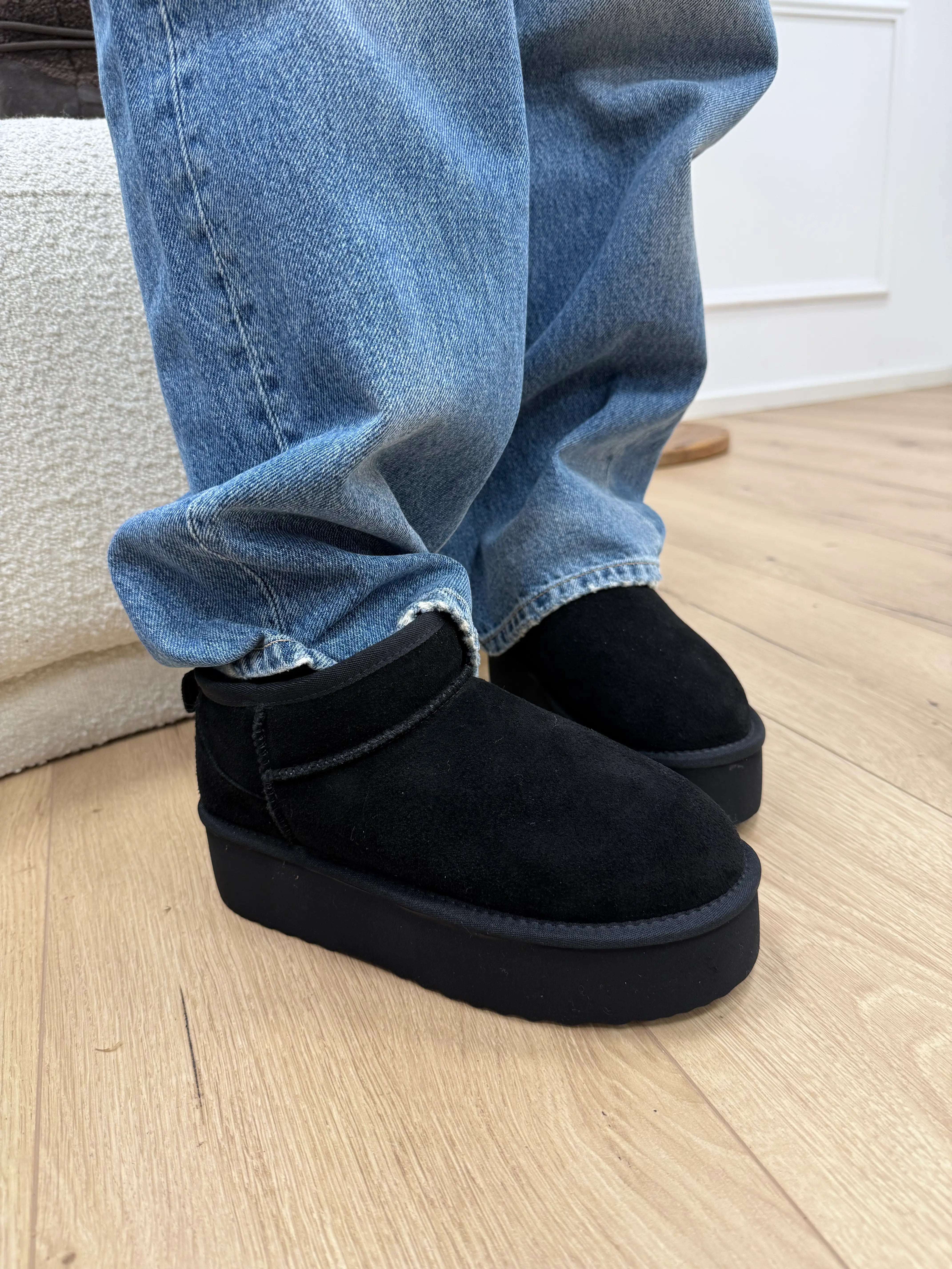 Stivaletto mini platform nero - Ovyè