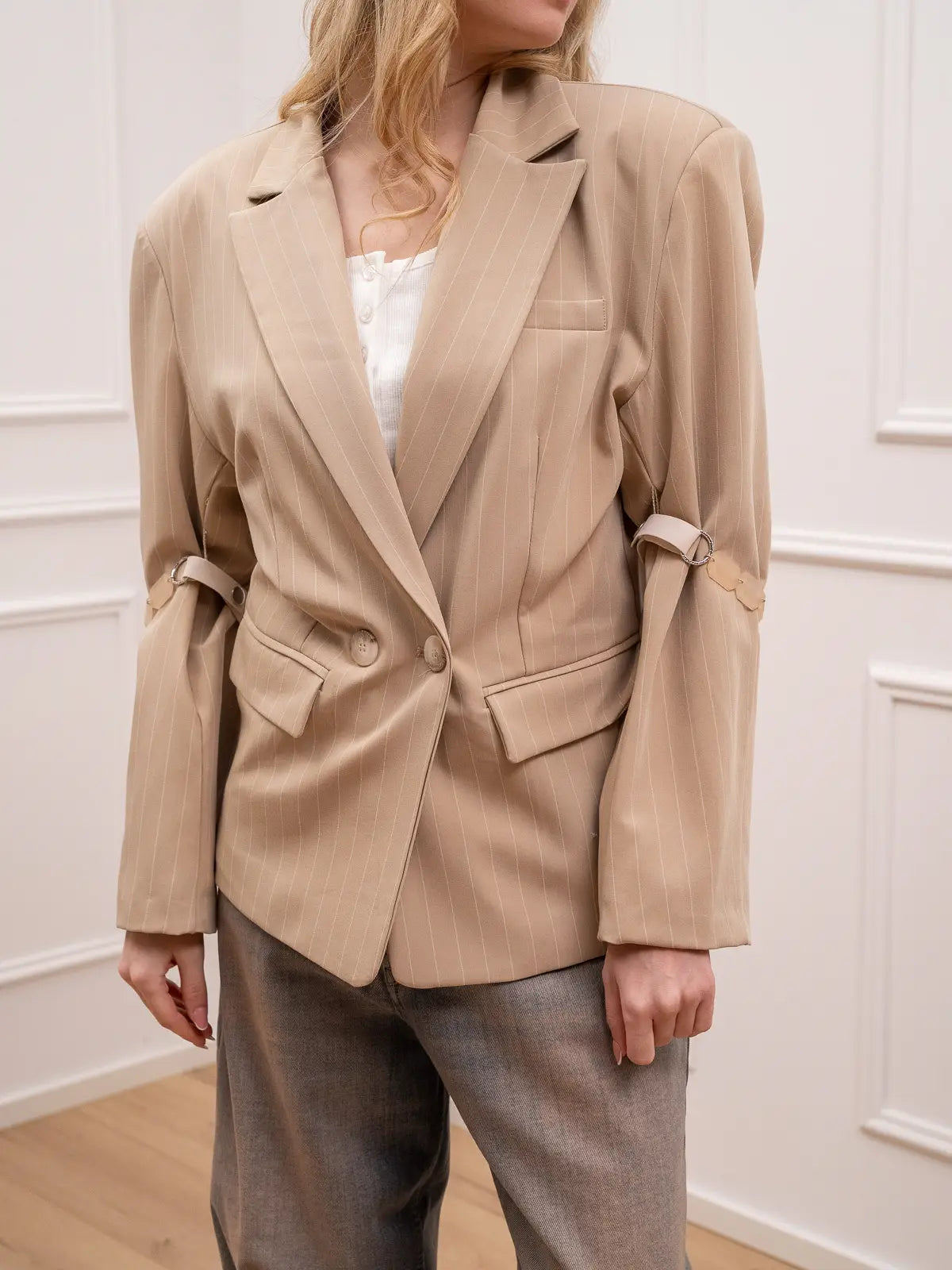 Giacca sabbia gessata dettagli con pietre - HaveOne