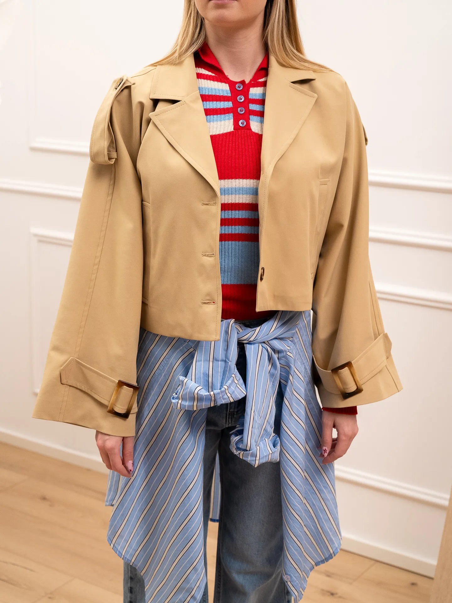 Trench crop sabbia con bottoni - HaveOne
