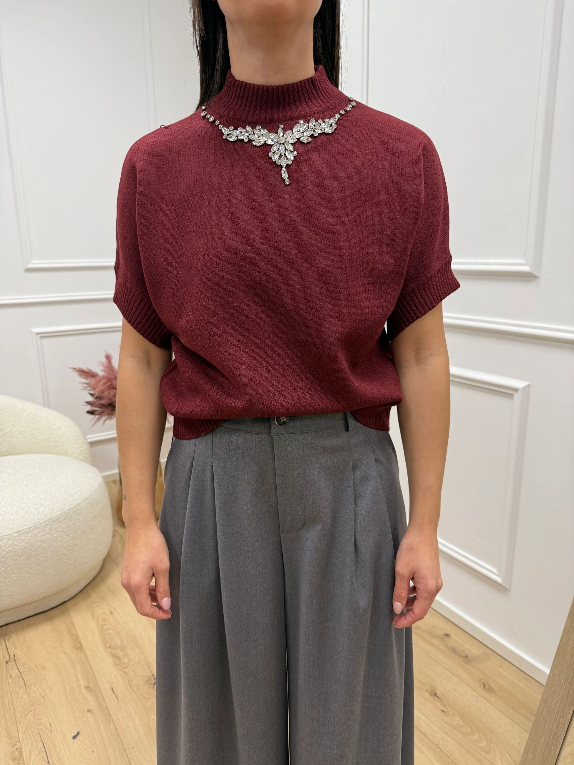 Maglia mezza manica bordeaux con cabochon girocollo - You Decide