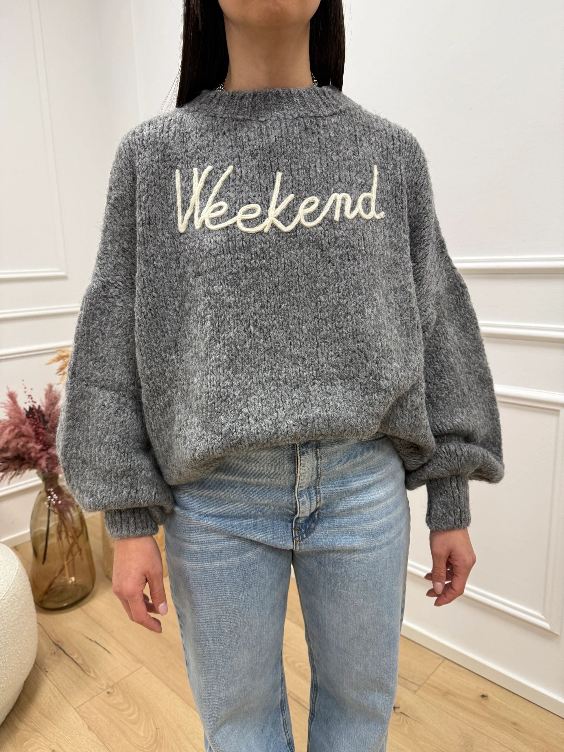 Maglia grigia ricamo "Weekend" - You Decide