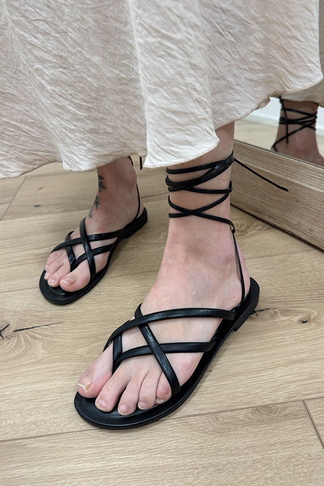 Sandali neri alla schiava in pelle - Ovyè