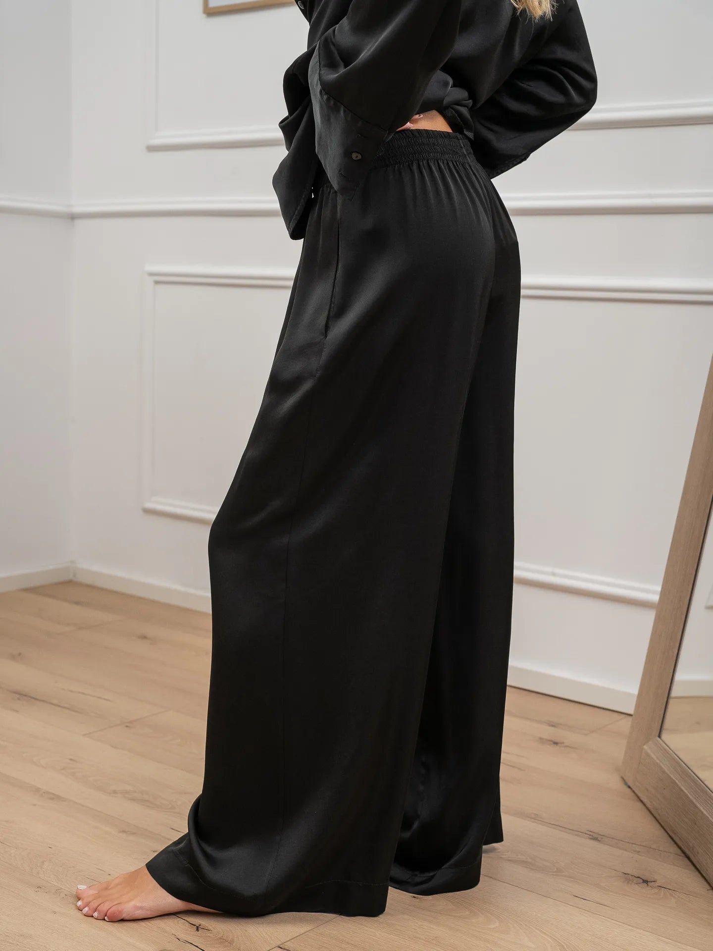 Pantaloni neri satinati in viscosa - Vicolo