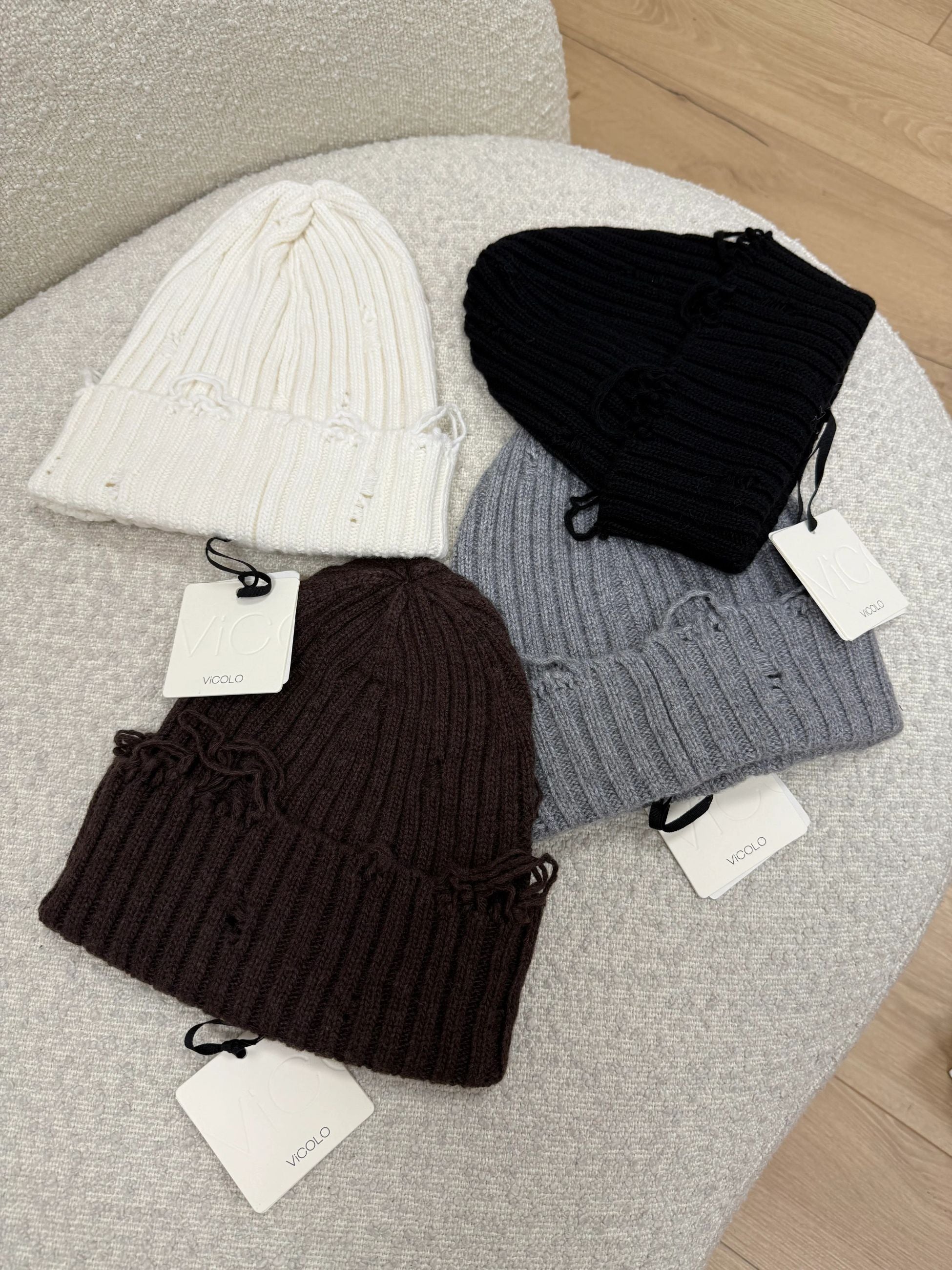 Berretto a costa larga panna con rotture - Vicolo