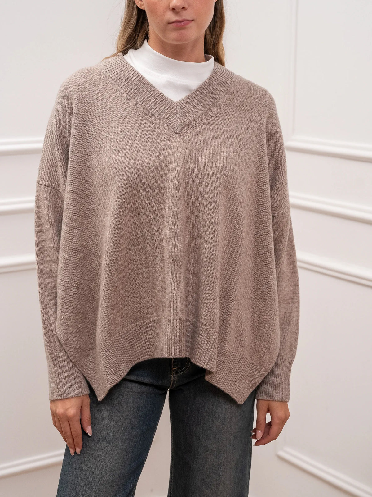 Maglia scollo a v spacchi laterali in 100% lana - Philia Loft