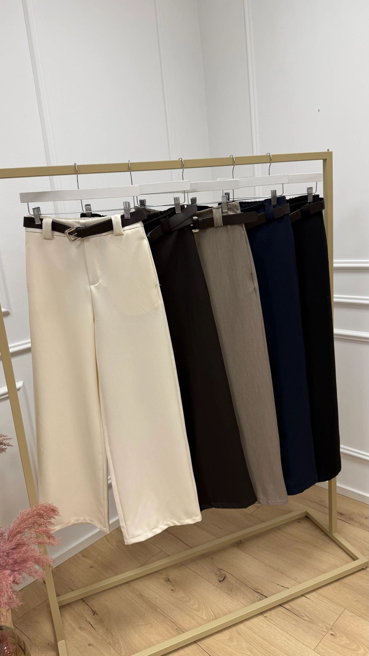 Pantaloni basic a palazzo beige con cintura - HaveOne