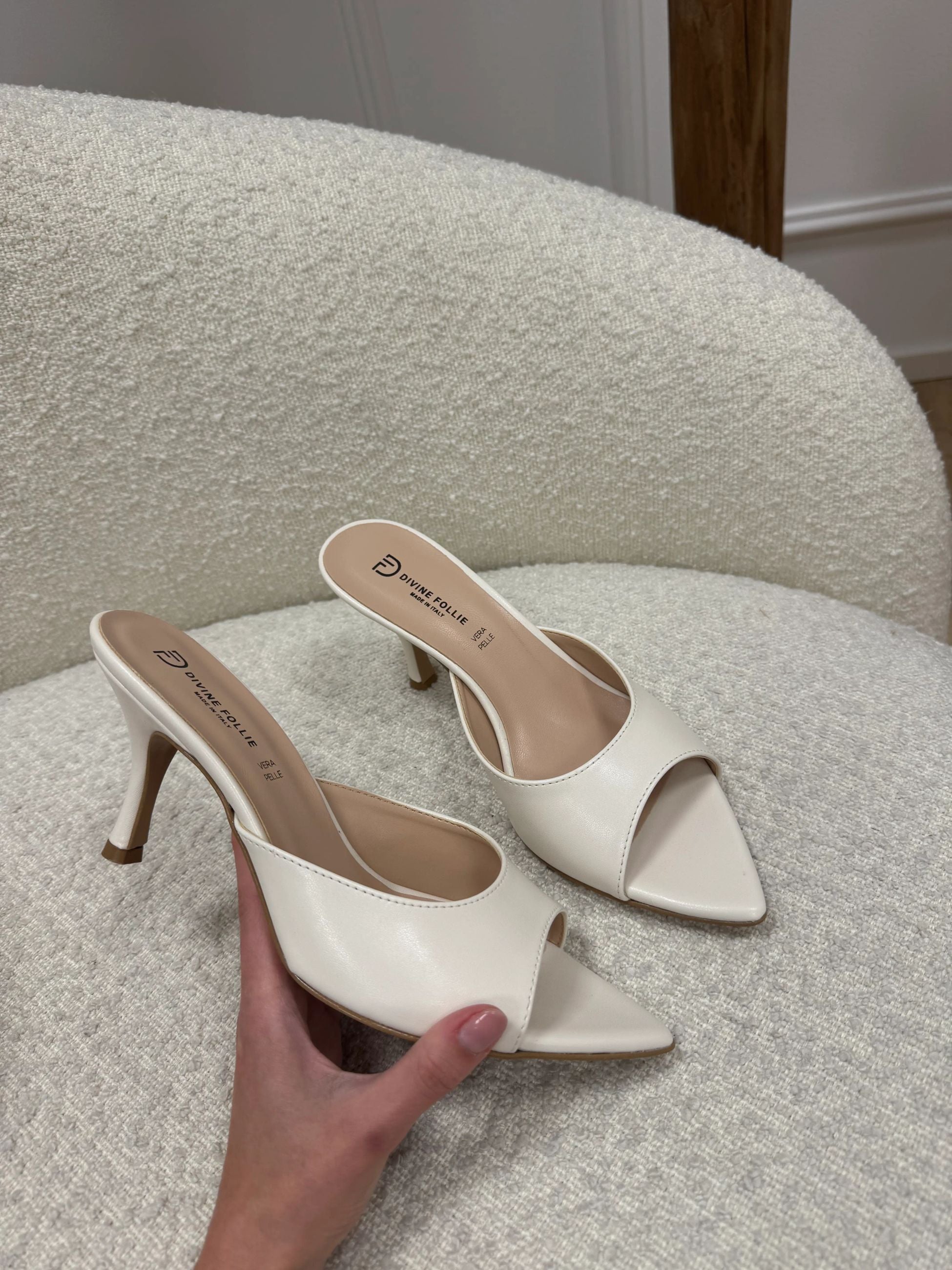 Décolleté sabot “Luna” in ecopelle burro - Divine Follie