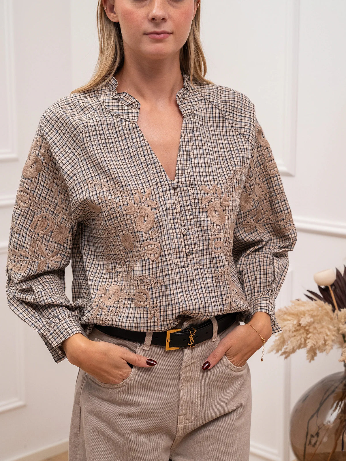 Blusa Angelica check con ricami biscotto - Vicolo