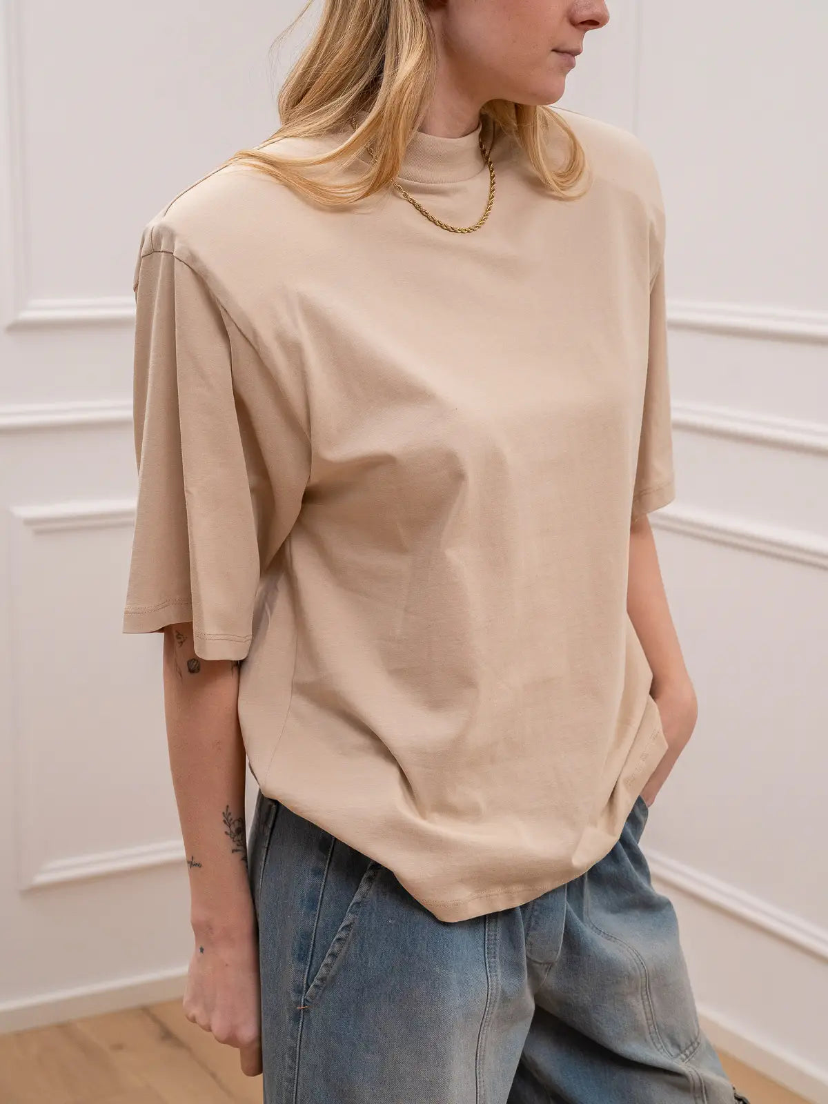 Tshirt avorio maxi spalla imbottita - Vicolo