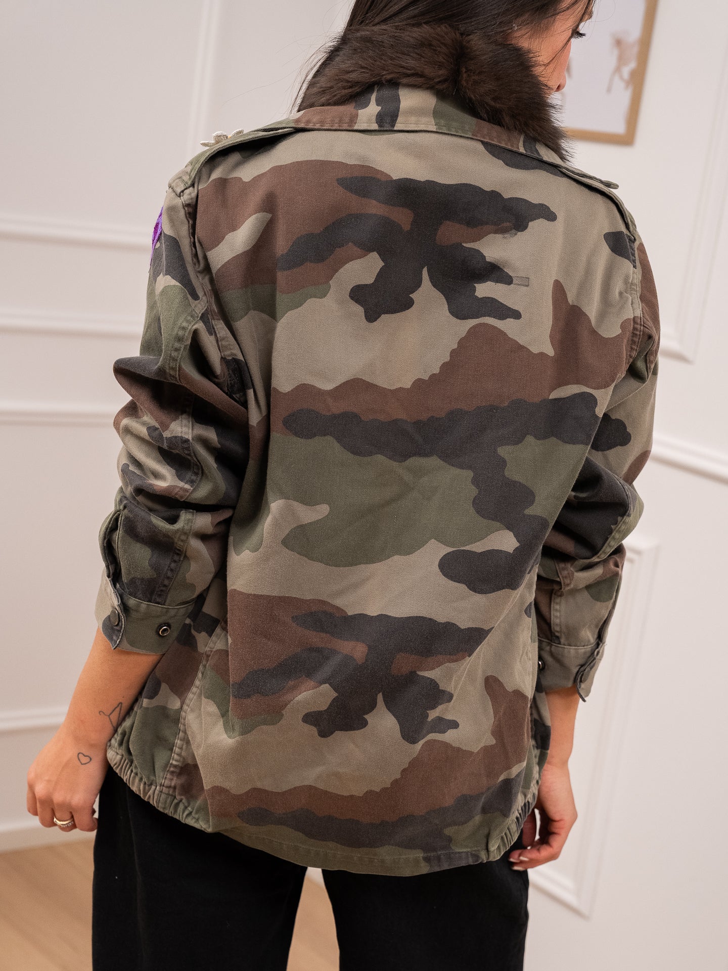 Giacca vintage camouflage con ricami e gilet Tensione In – www