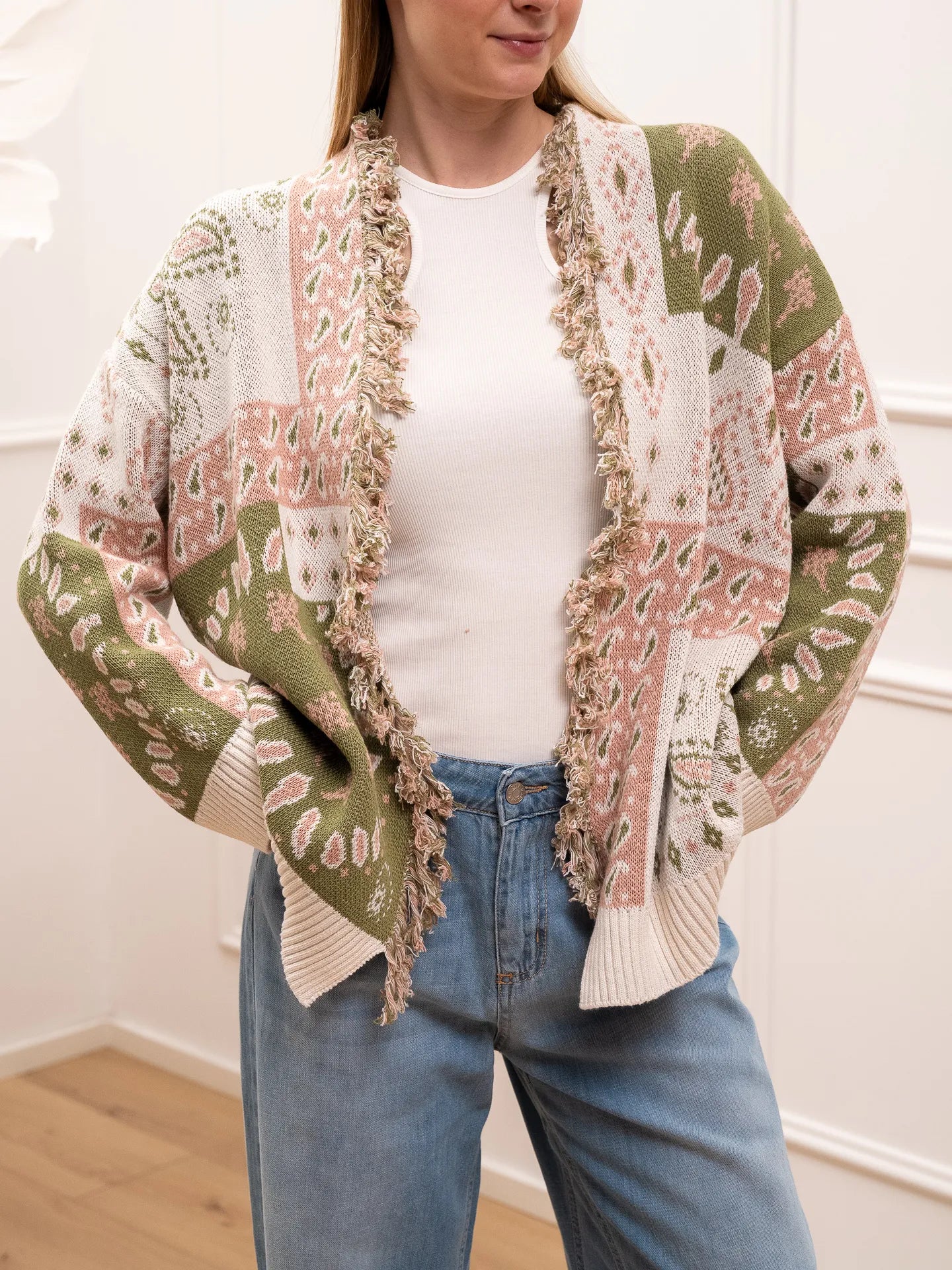 Cardigan patchwork latte, rosa e verde sfrangiato - HaveOne