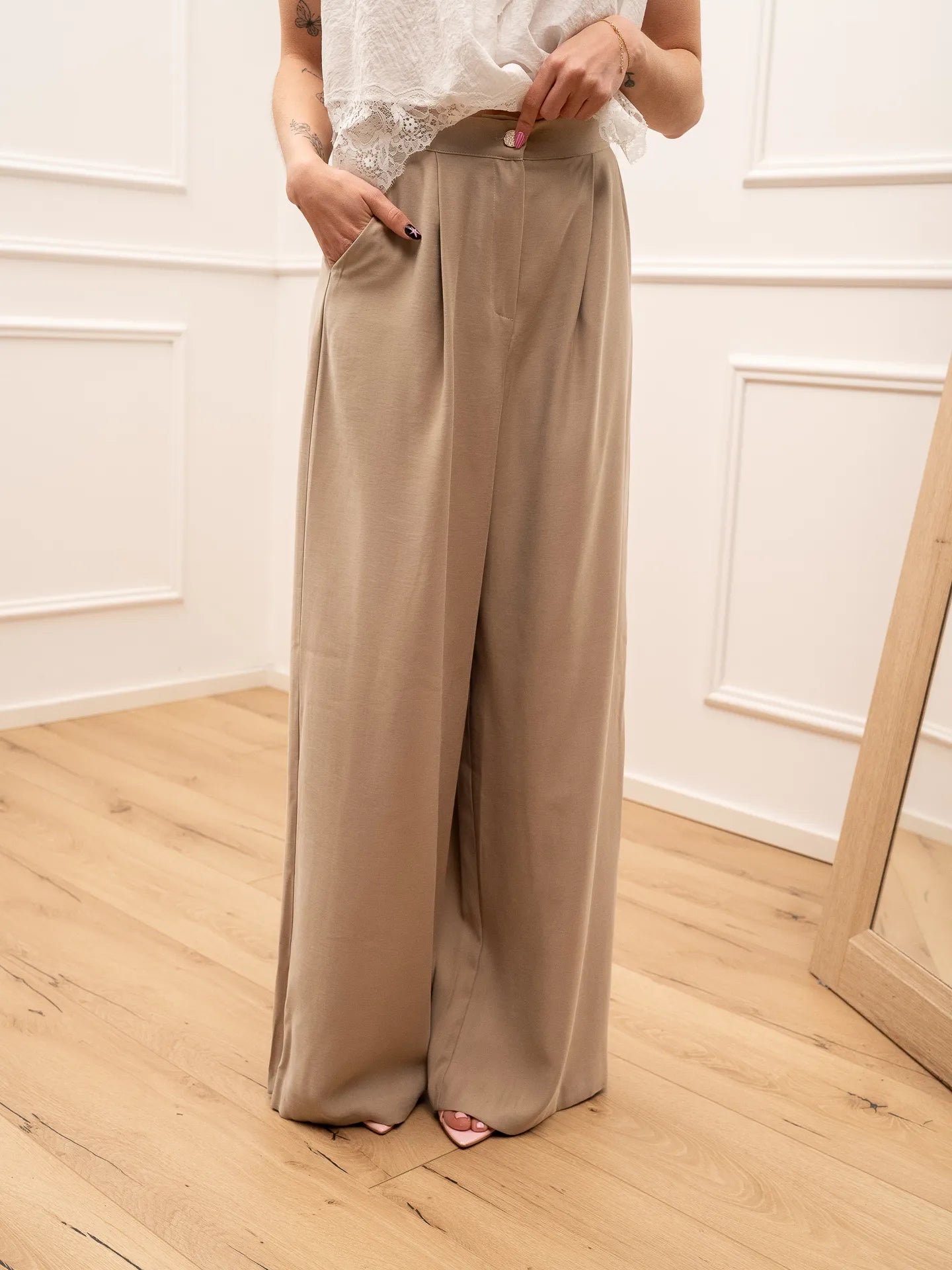 Pantaloni soft touch sabbia con pinces - HaveOne