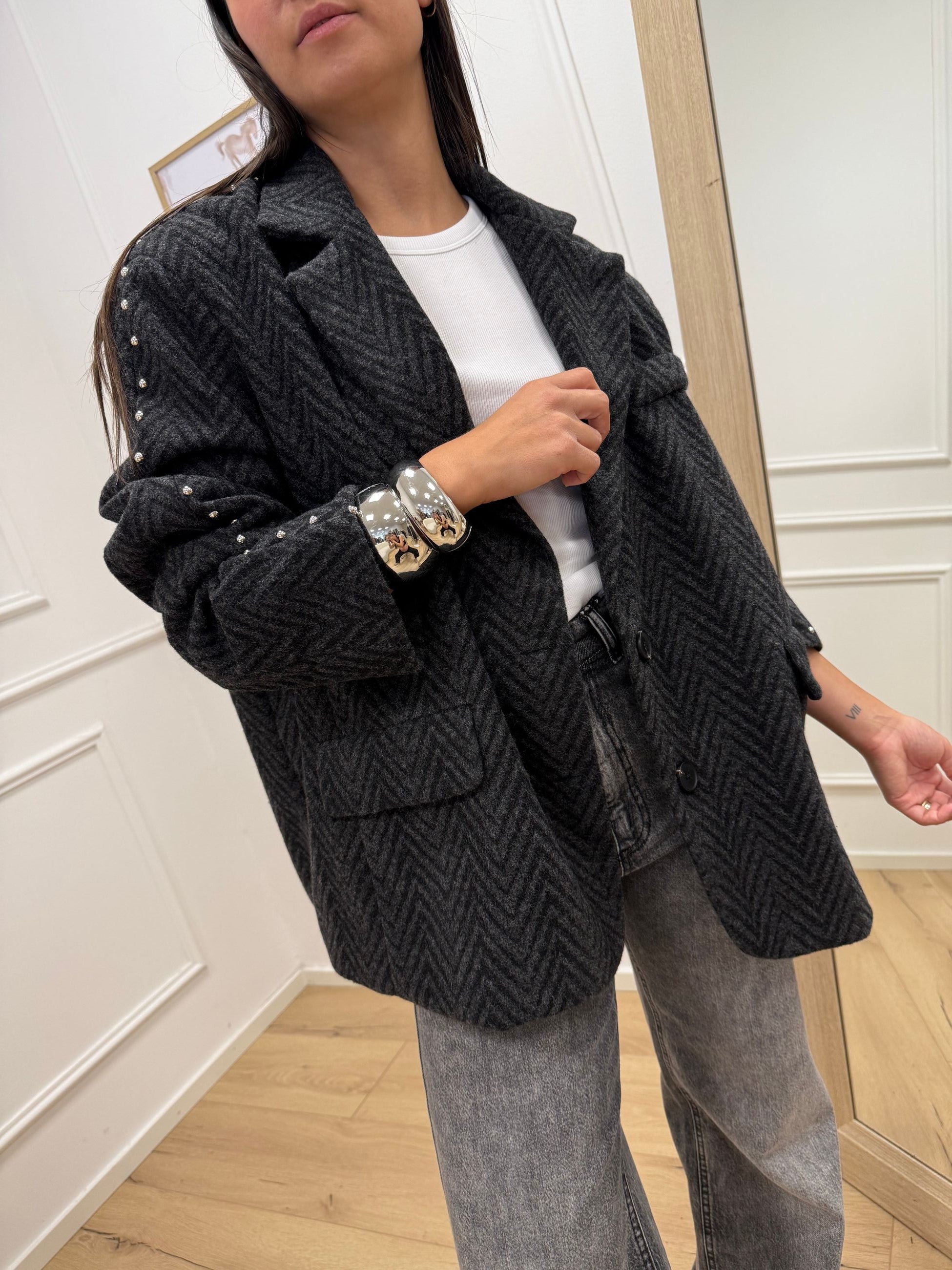 Giacca cappotto nera, grigia con borchie - HaveOne