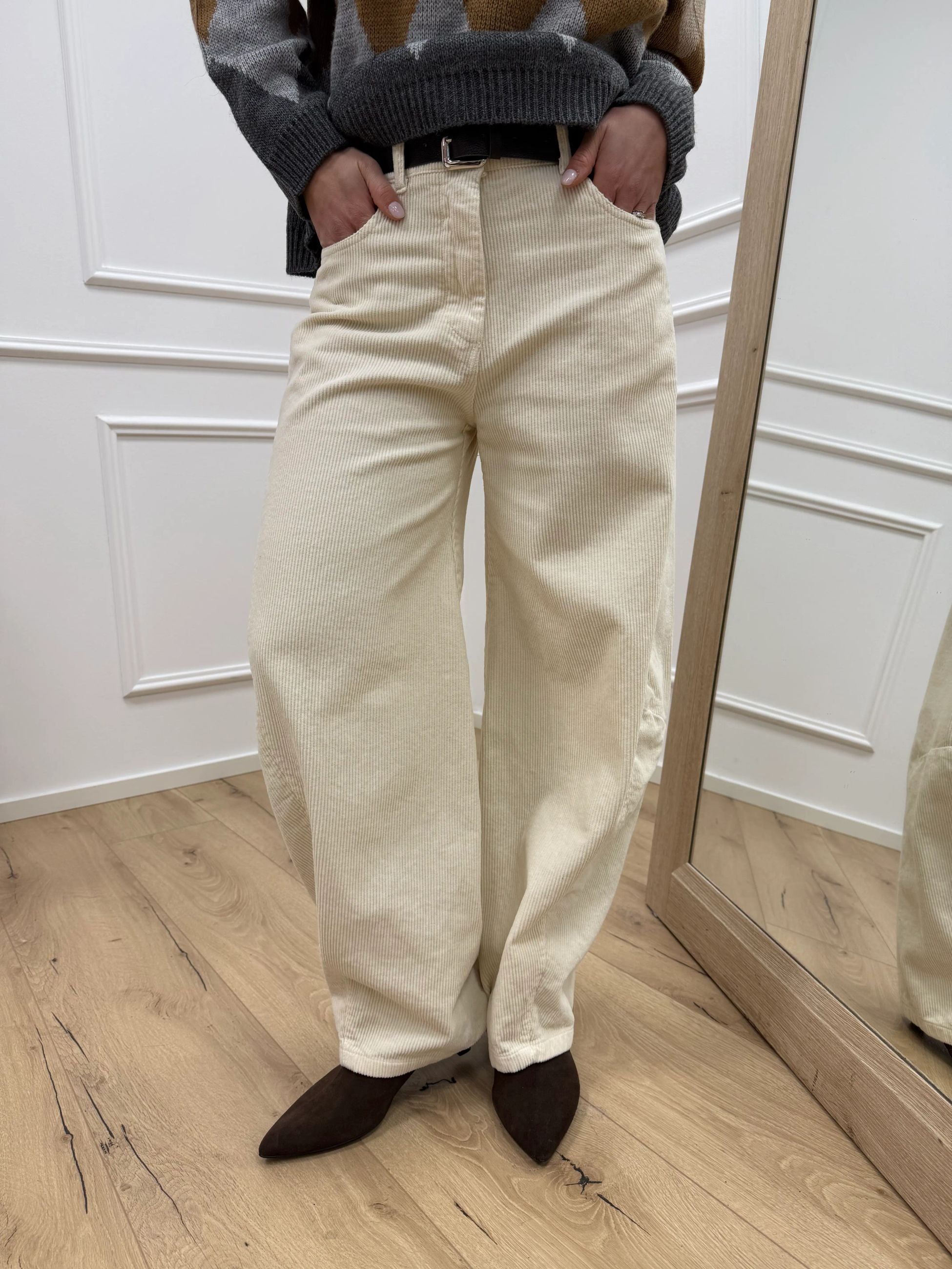 Pantaloni in velluto burro fit balloon - HaveOne