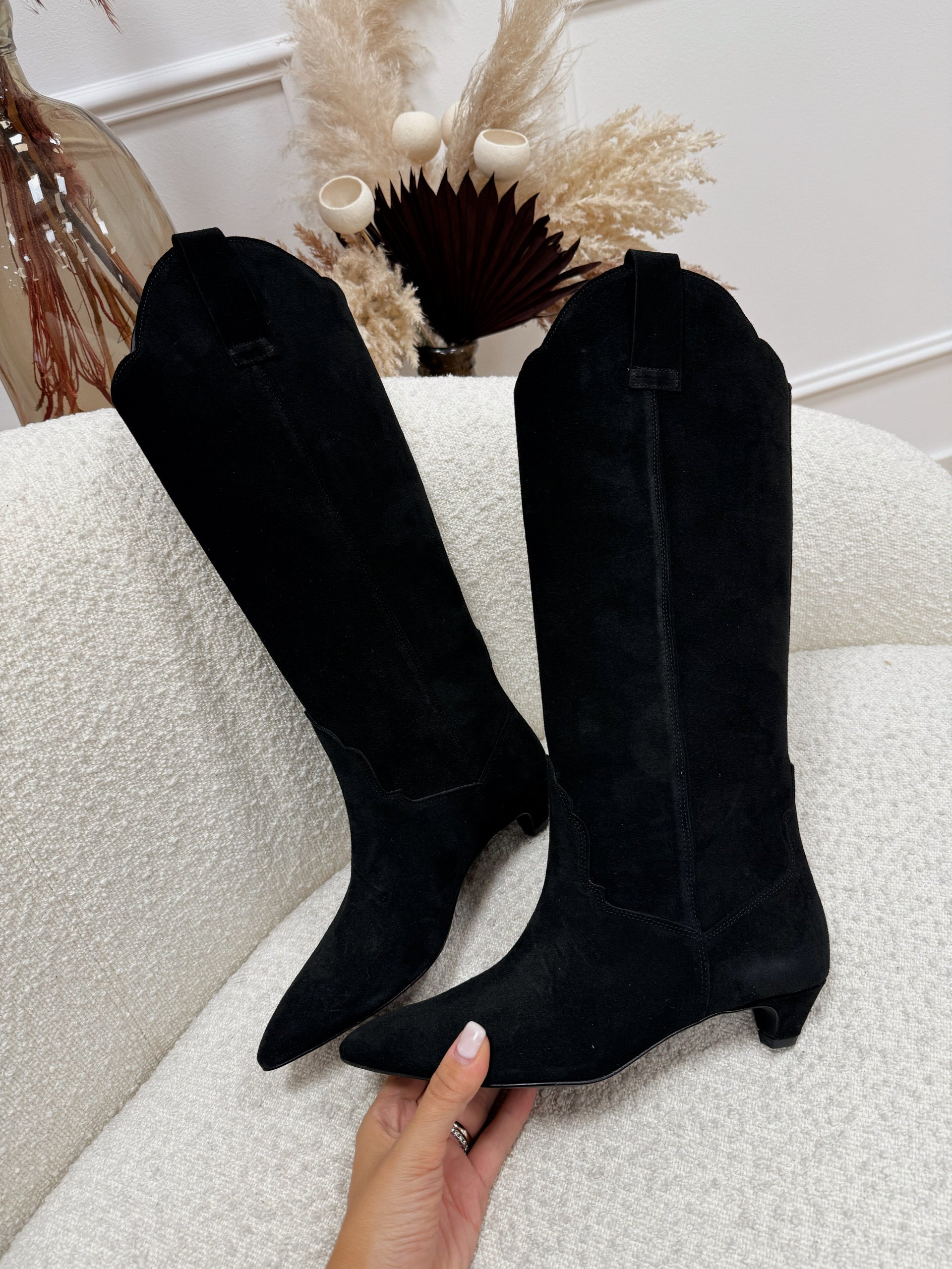 Stivale scamosciato nero tacco basso - Ovyè