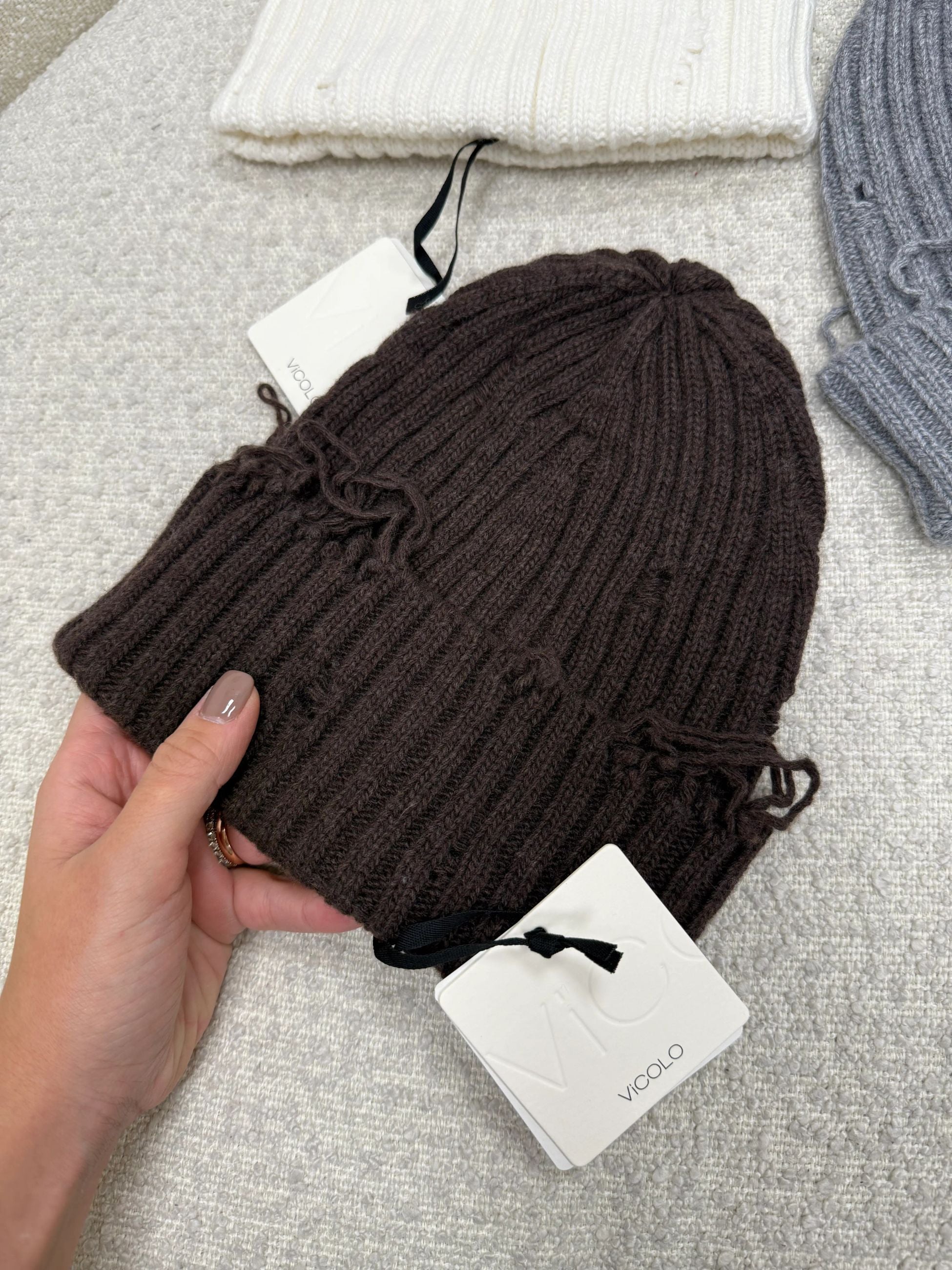 Berretto a costa larga moro con rotture - Vicolo