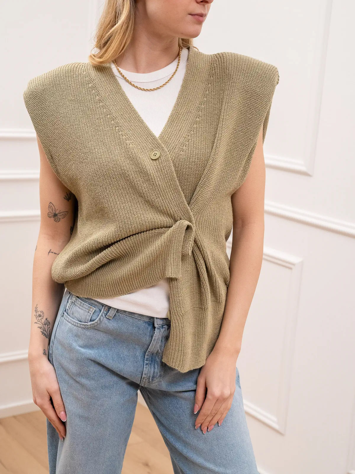 Gilet kaki chiusura obliqua con maxi spalline - HaveOne