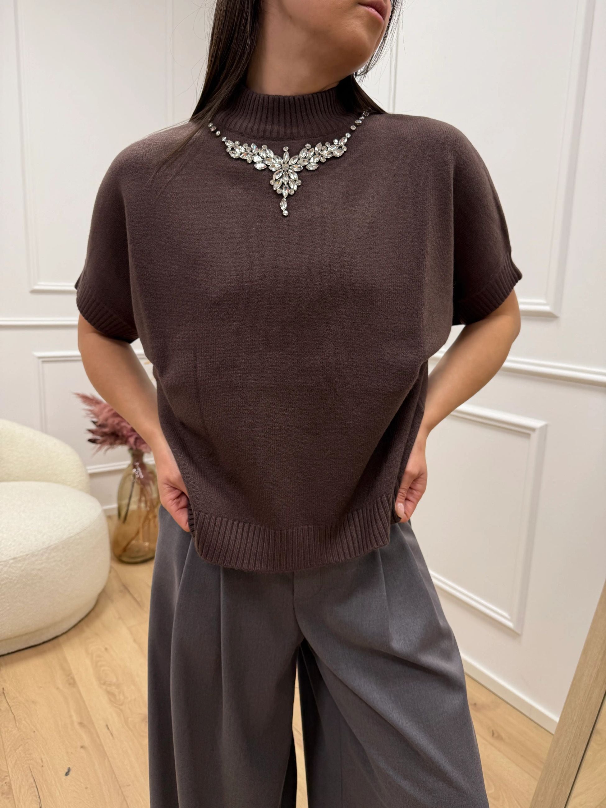 Maglia mezza manica moro con cabochon girocollo - You Decide