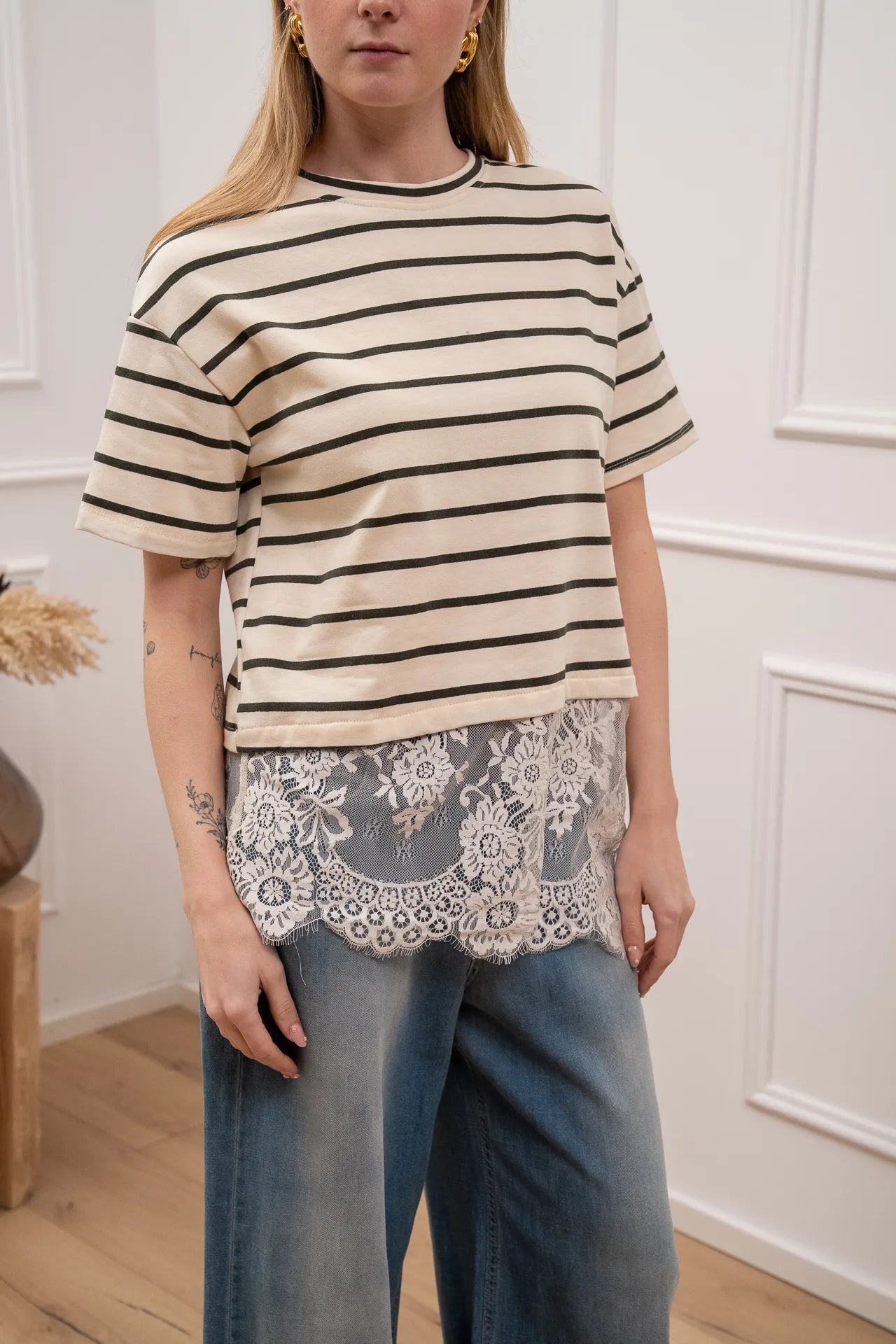 T shirt rigata militare con pizzo sul fondo - HaveOne