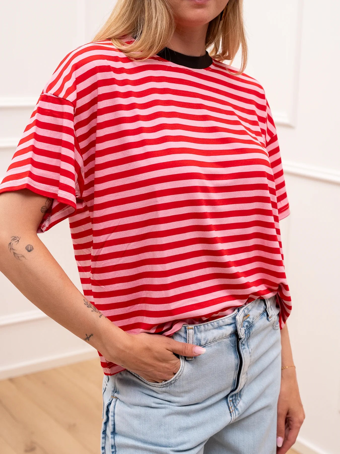T shirt rigata rosa e rosso con colletto moro - HaveOne